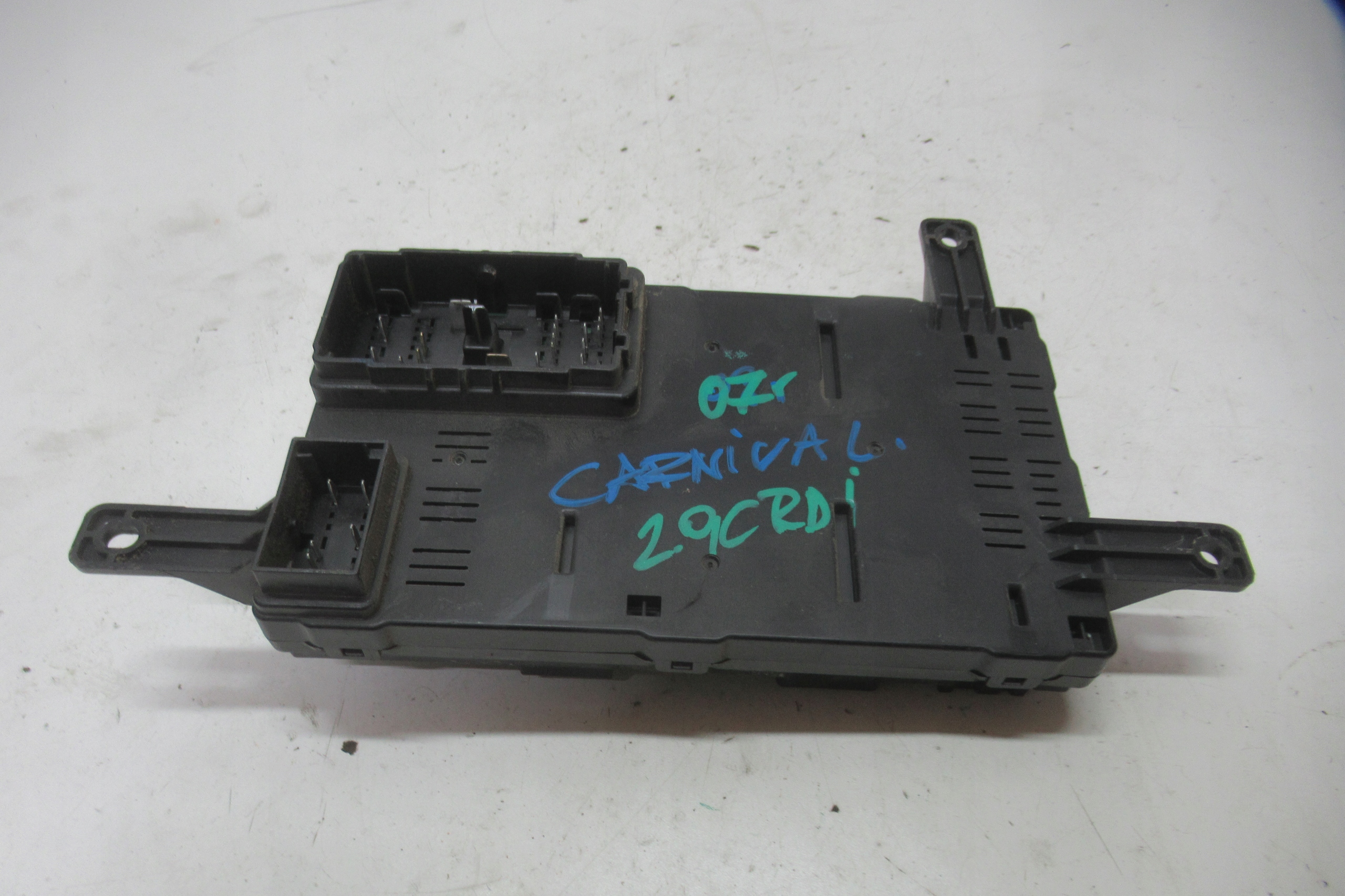 KIA CARNIVAL II 2.9 CRDI Module fusibles 91958-4D060