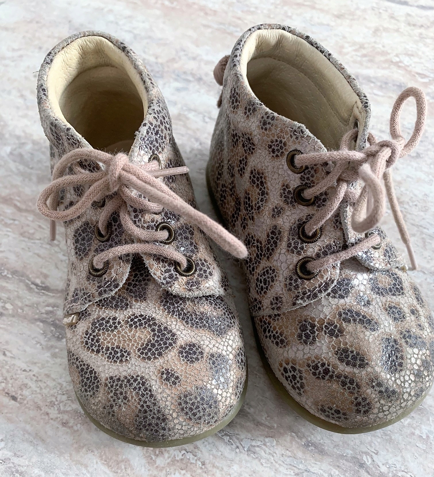 EMEL buty trzewiki dziecięce roz.21 PANTERKA EAN (GTIN) 4011739401934