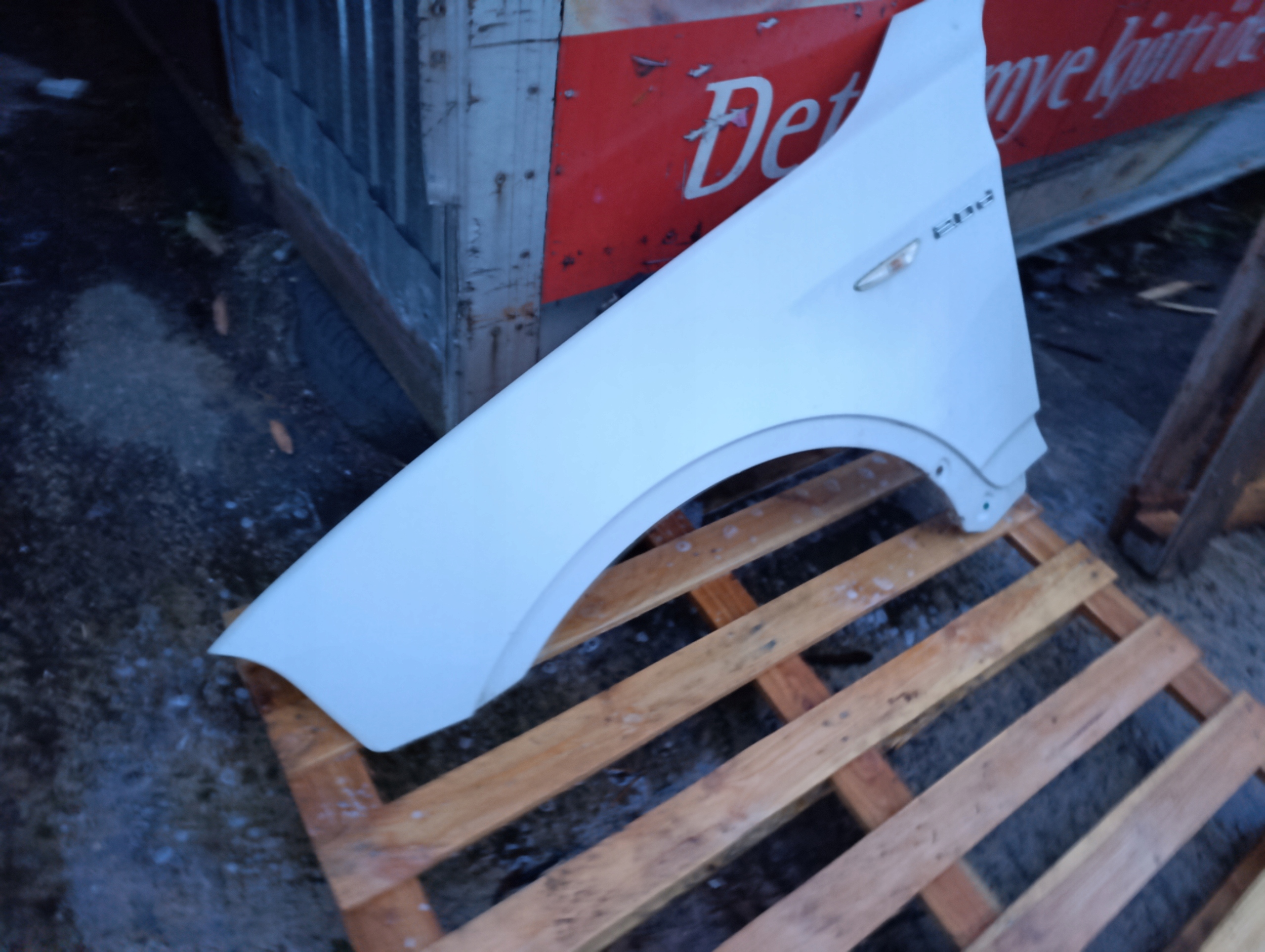 fender left front left front bmw X3 E83 A300 ALPINWEISS