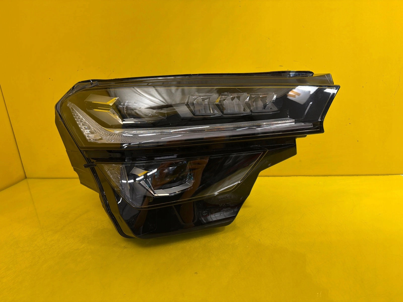 light right Skoda Kodiaq II 2 Matrix 2024- 57H941036