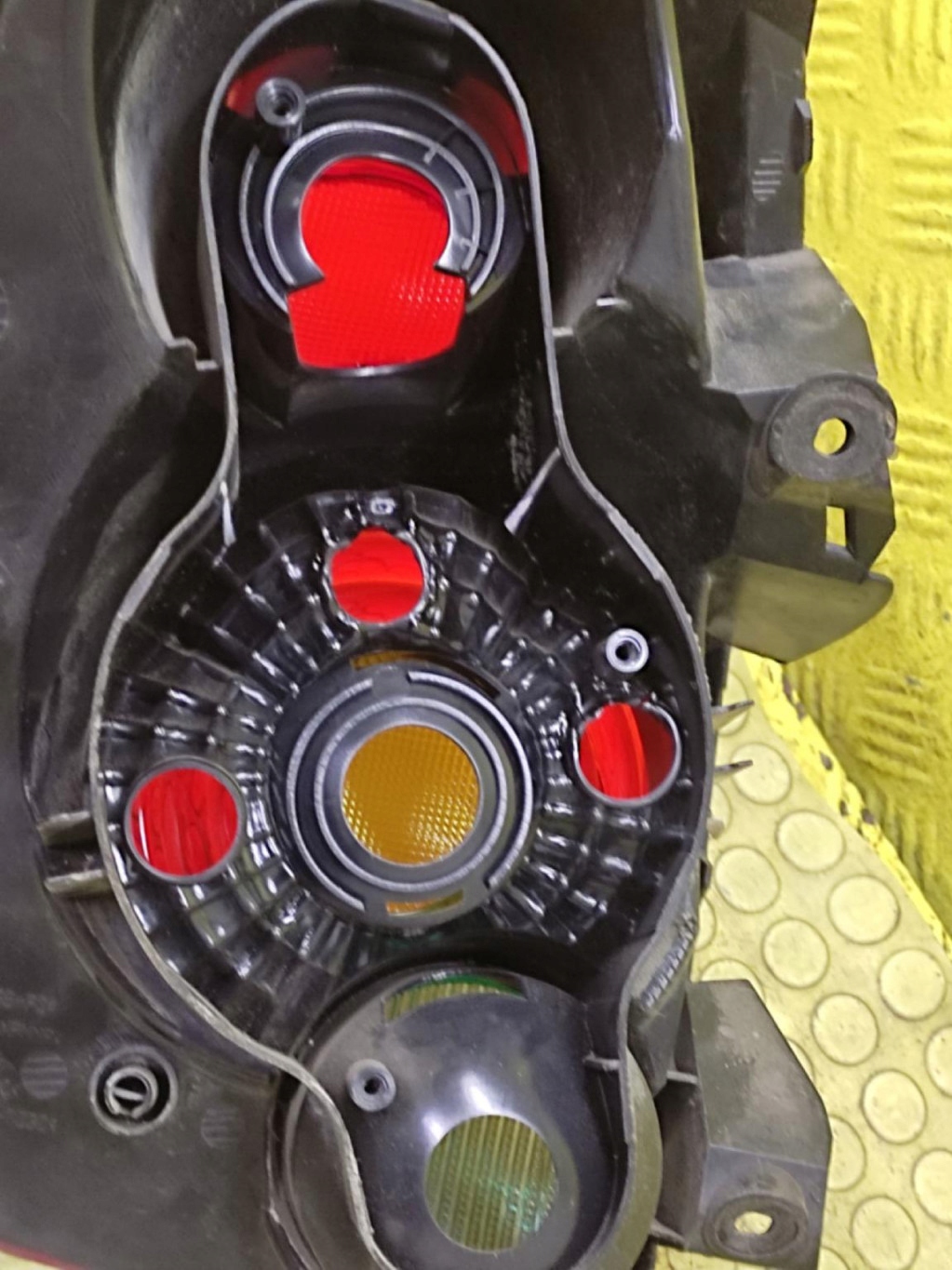 NISSAN PRIMERA P12 HB light right rear part