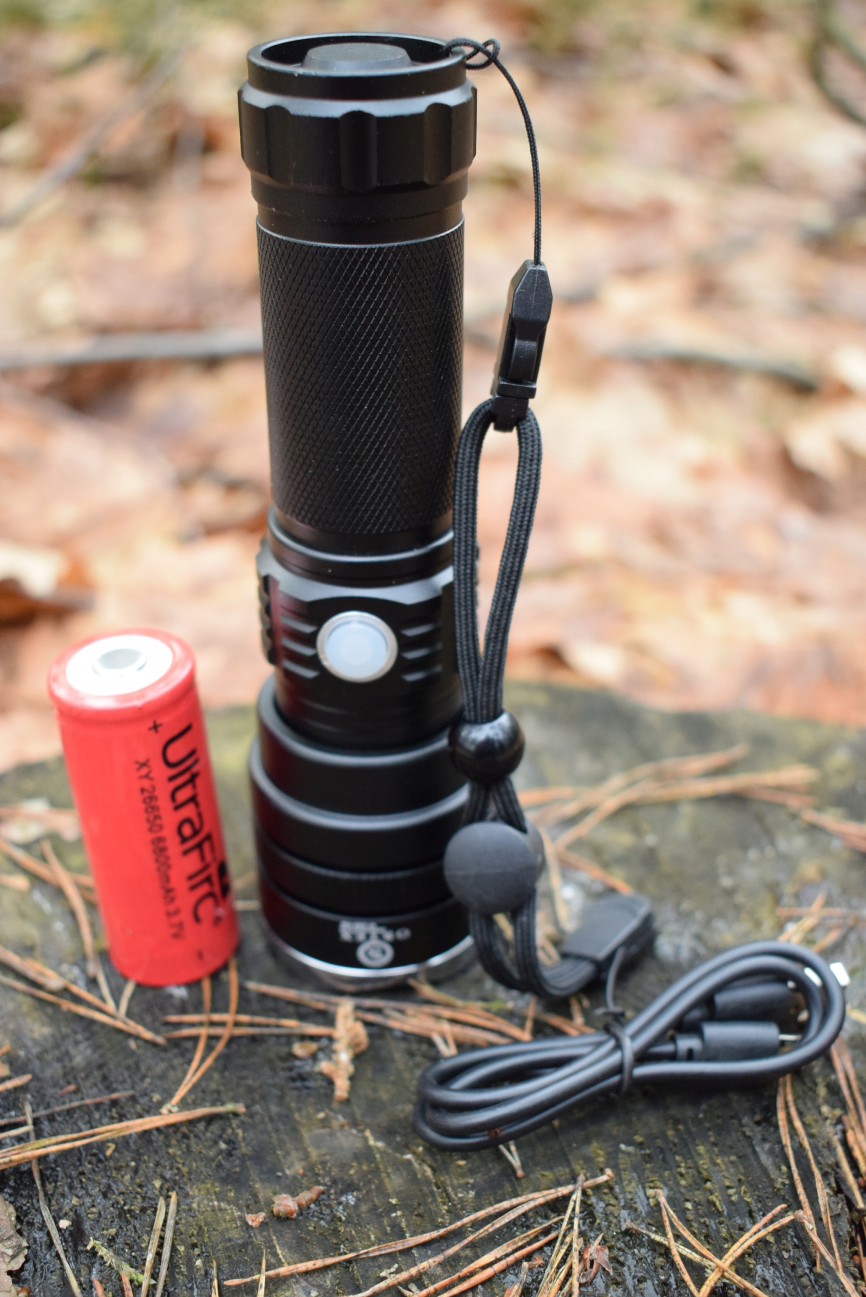 NAJMOCNIEJSZA LATARKA XHP90 POWERBANK USB SZPERACZ Model P90