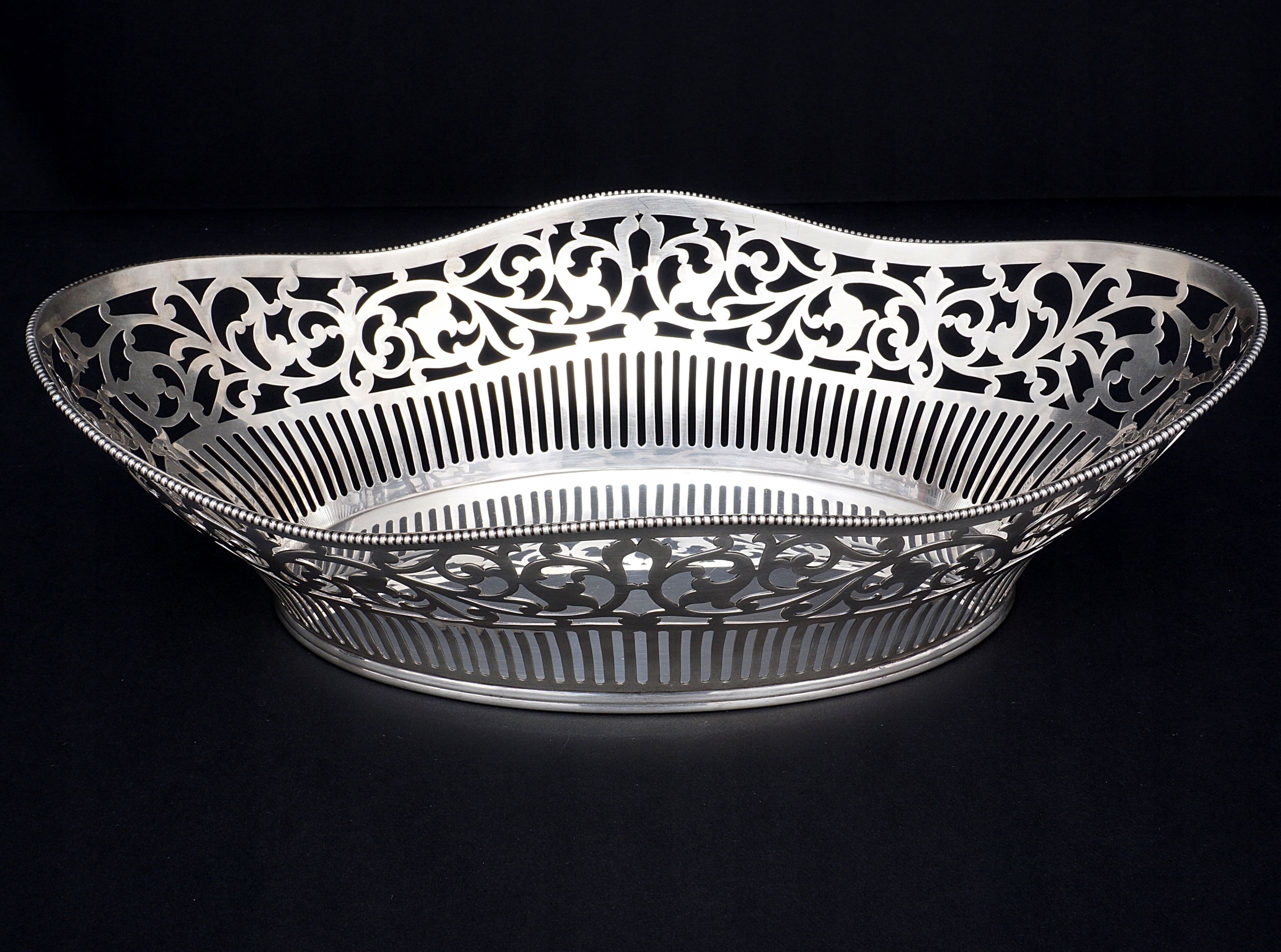 AŻUROWY KOSZYK-PATERA NA PIECZYWO - 31,5 cm - pr. 835 - 441 gr.