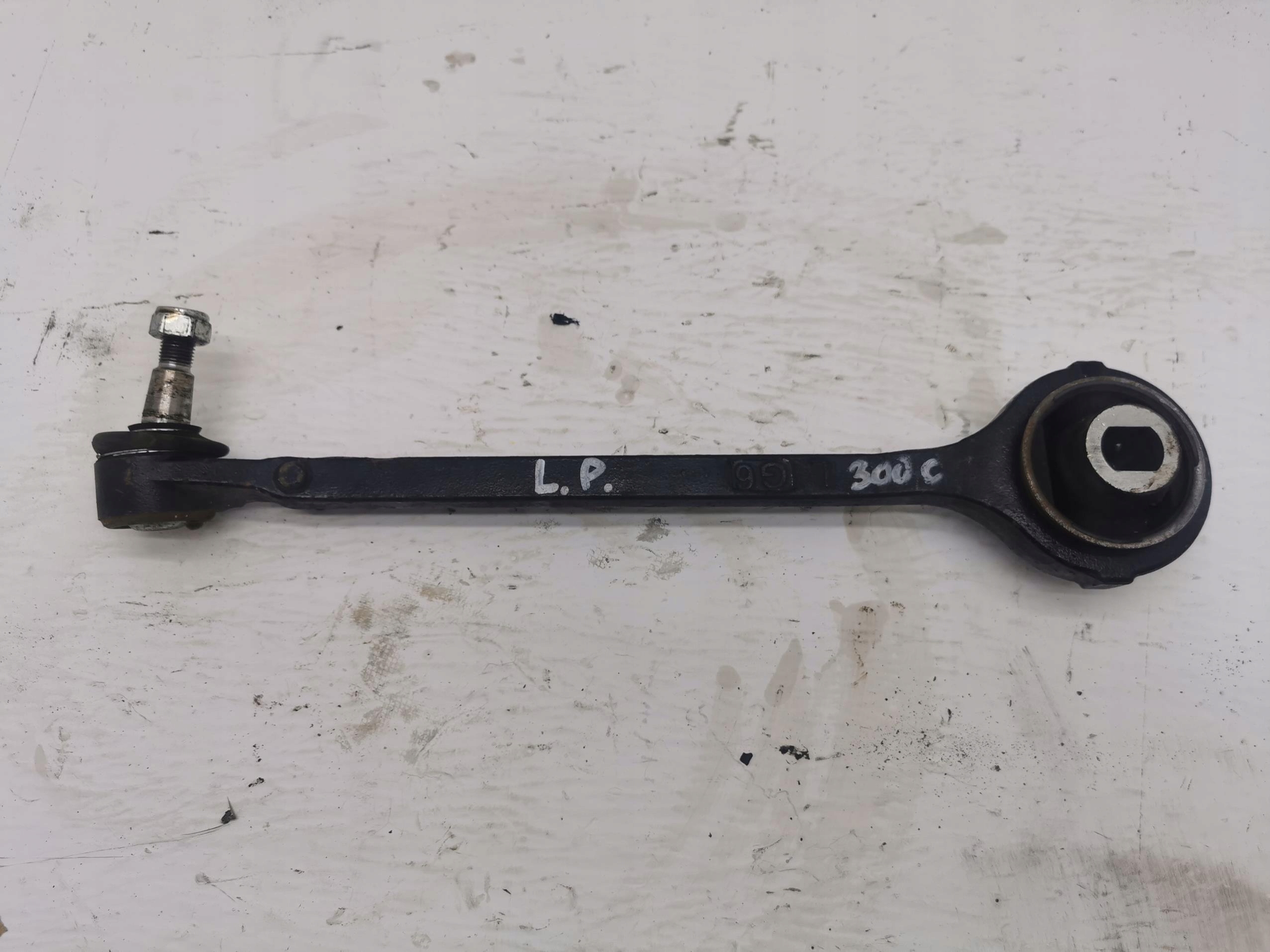 arm left front CHRYSLER 300C 3.0 CRD V6 218KM