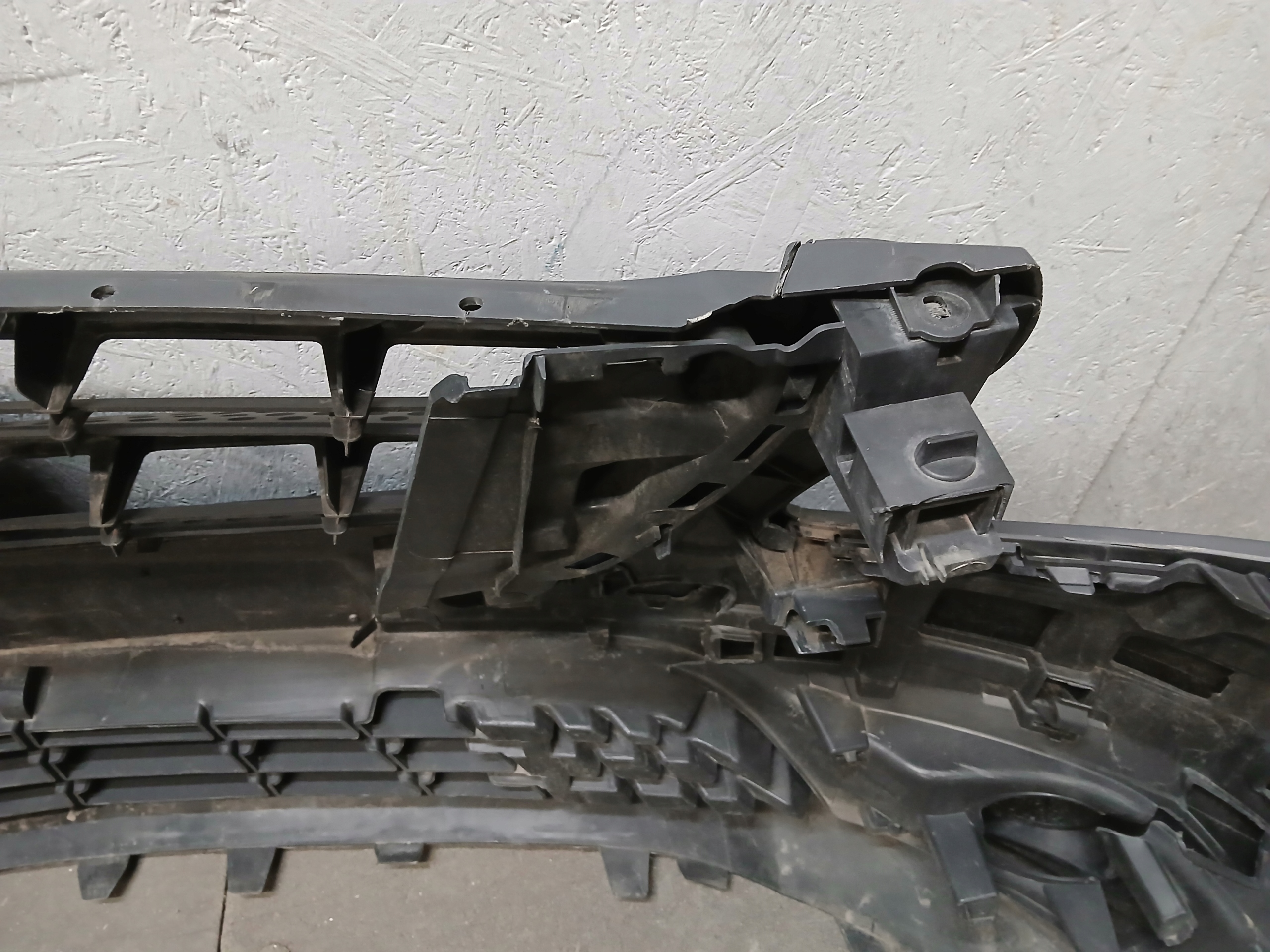 nárazník předek MERCEDES VITO W447