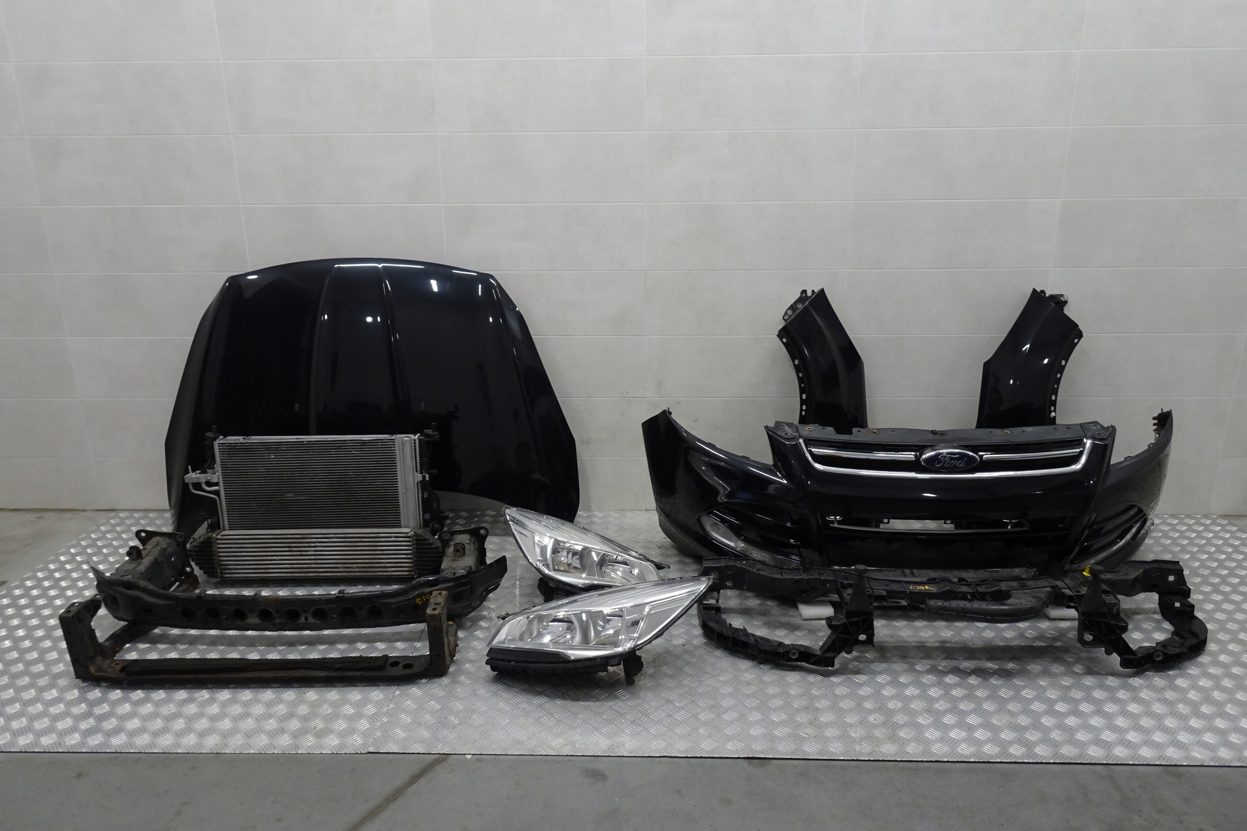 FORD KUGA MK2 ZDERZAK PRZEDNI BŁOTNIK LAMPA PAS KOMPLETNY PRZÓD 1.6 B 2013- Producent części Ford OE