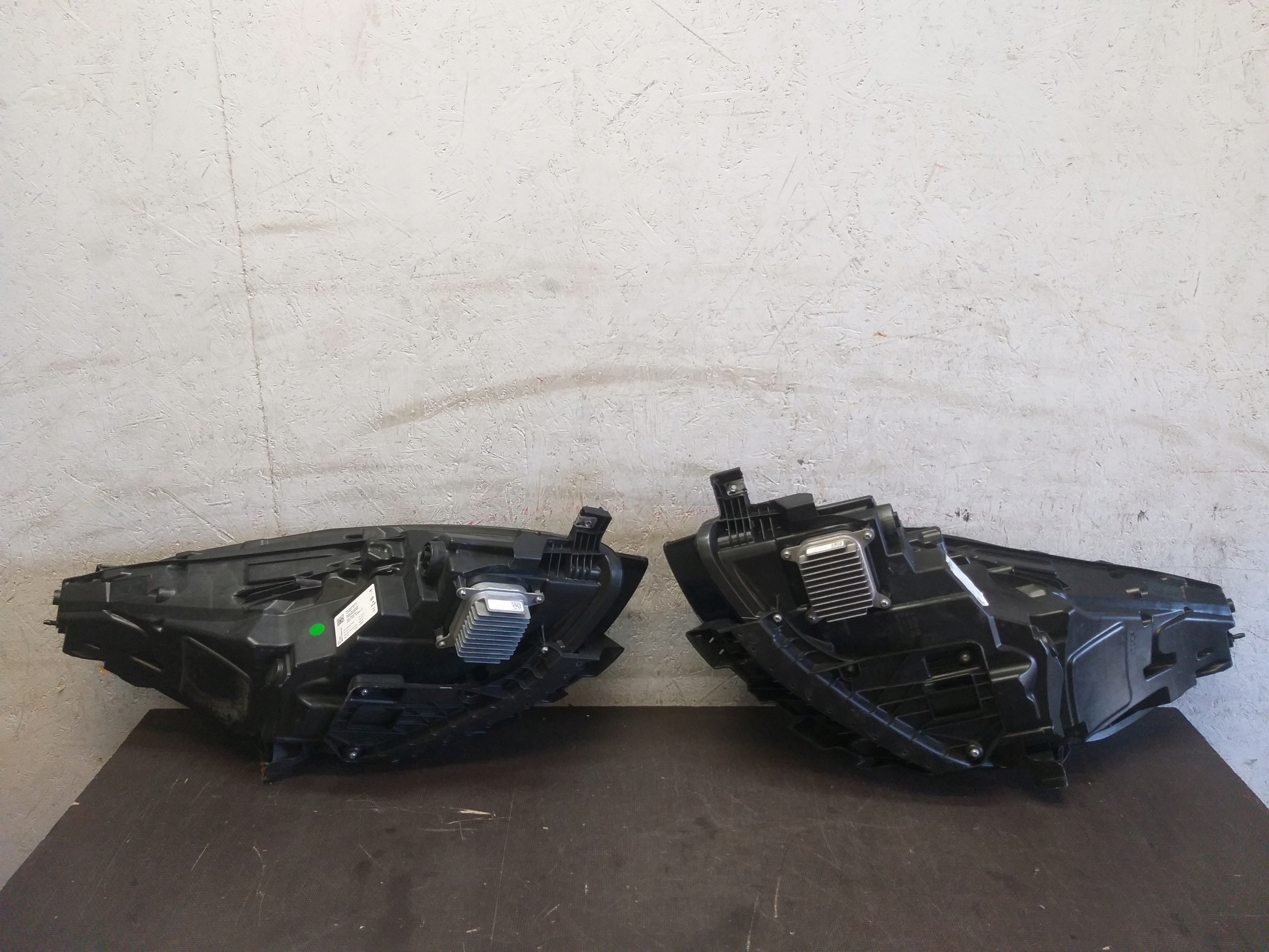 LAMPA LAMPY PRZÓD TESLA 3 III LIFT FULL LED Producent części Tesla