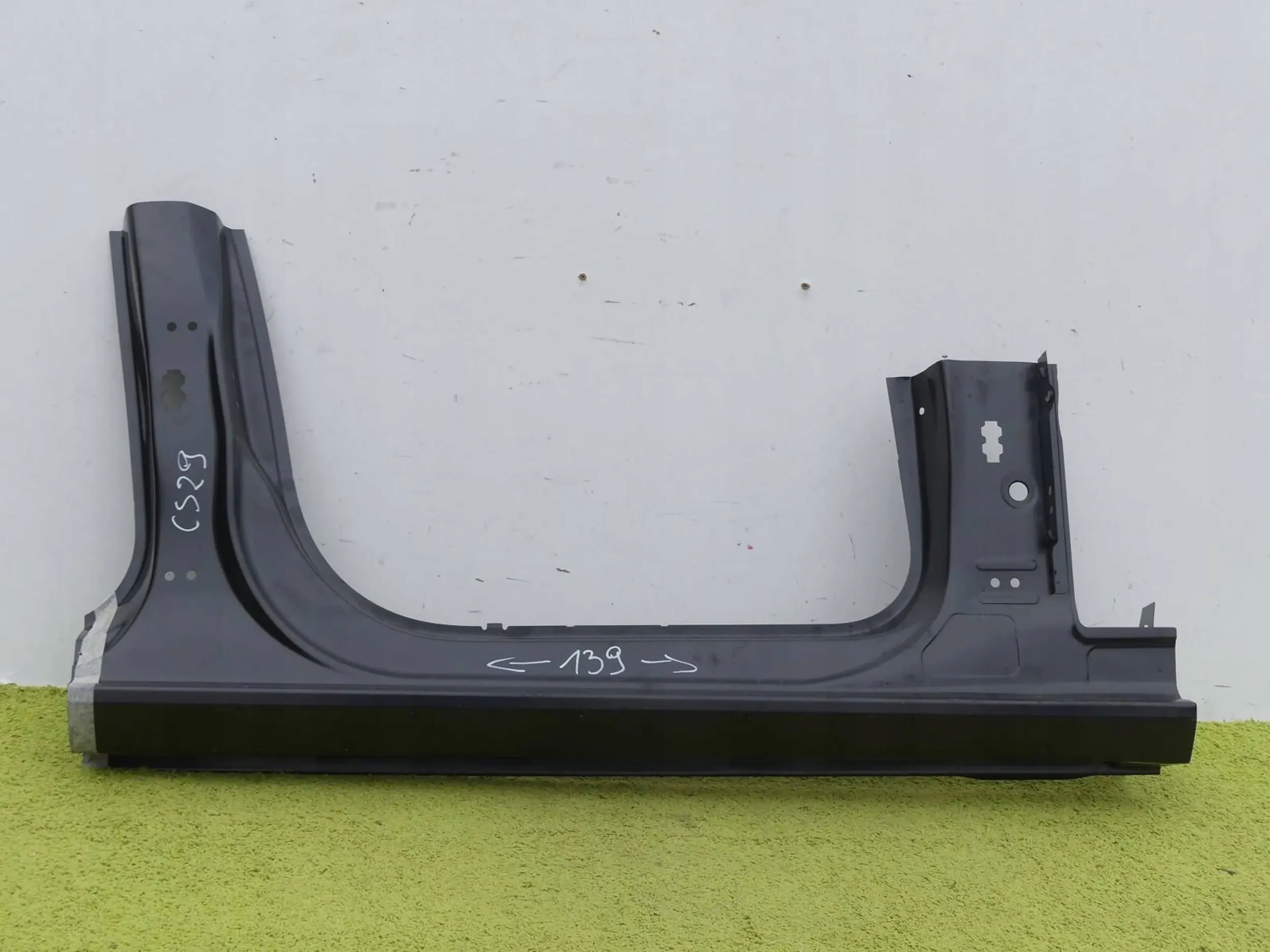 Próg Słupek Audi A4 B8 8K S-line 08-15r Prawy