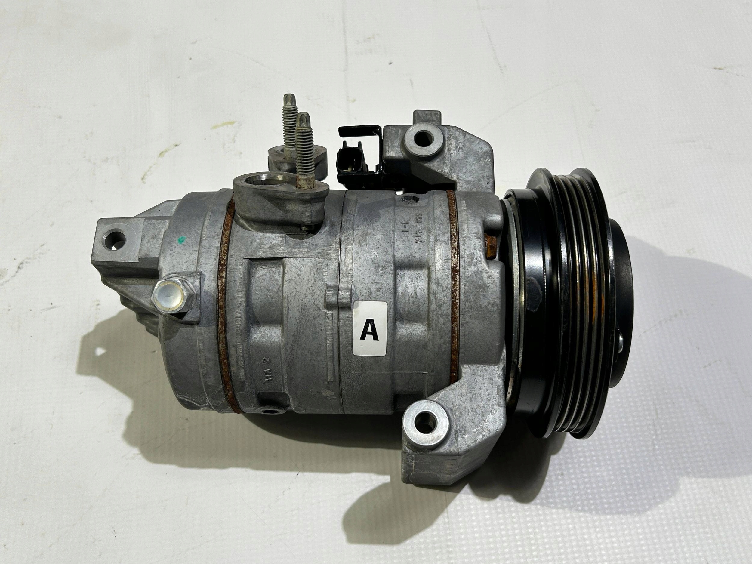 compressor; compressor of the air conditioning Ford Mustang V 3.7 2011-2014
