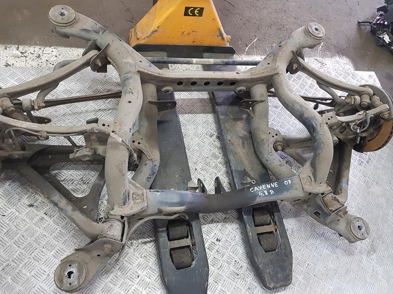 ZAWIESZENIE TYLNE TYŁ PORSCHE CAYENNE I 7L5 GTS 4.8