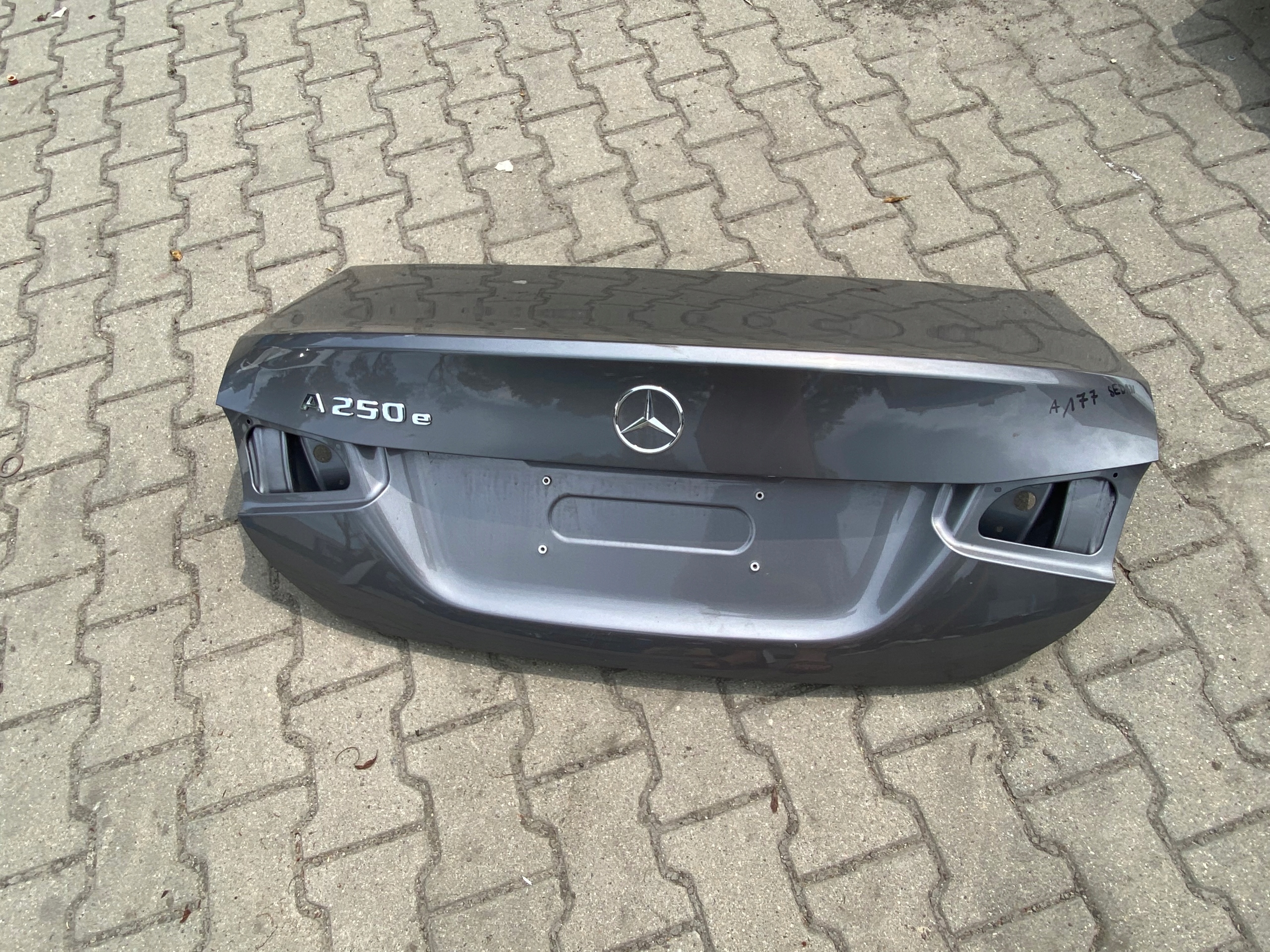 Mercedes A 177 Sedan Klapa Tylna