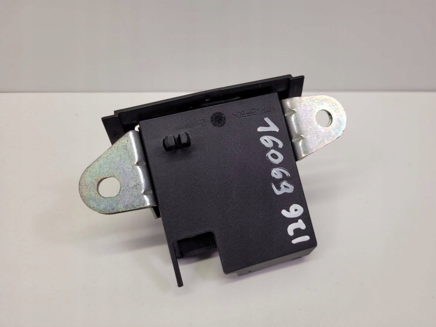 lock bonnet boot Volkswagen Polo 6 2020 2G6.827.505