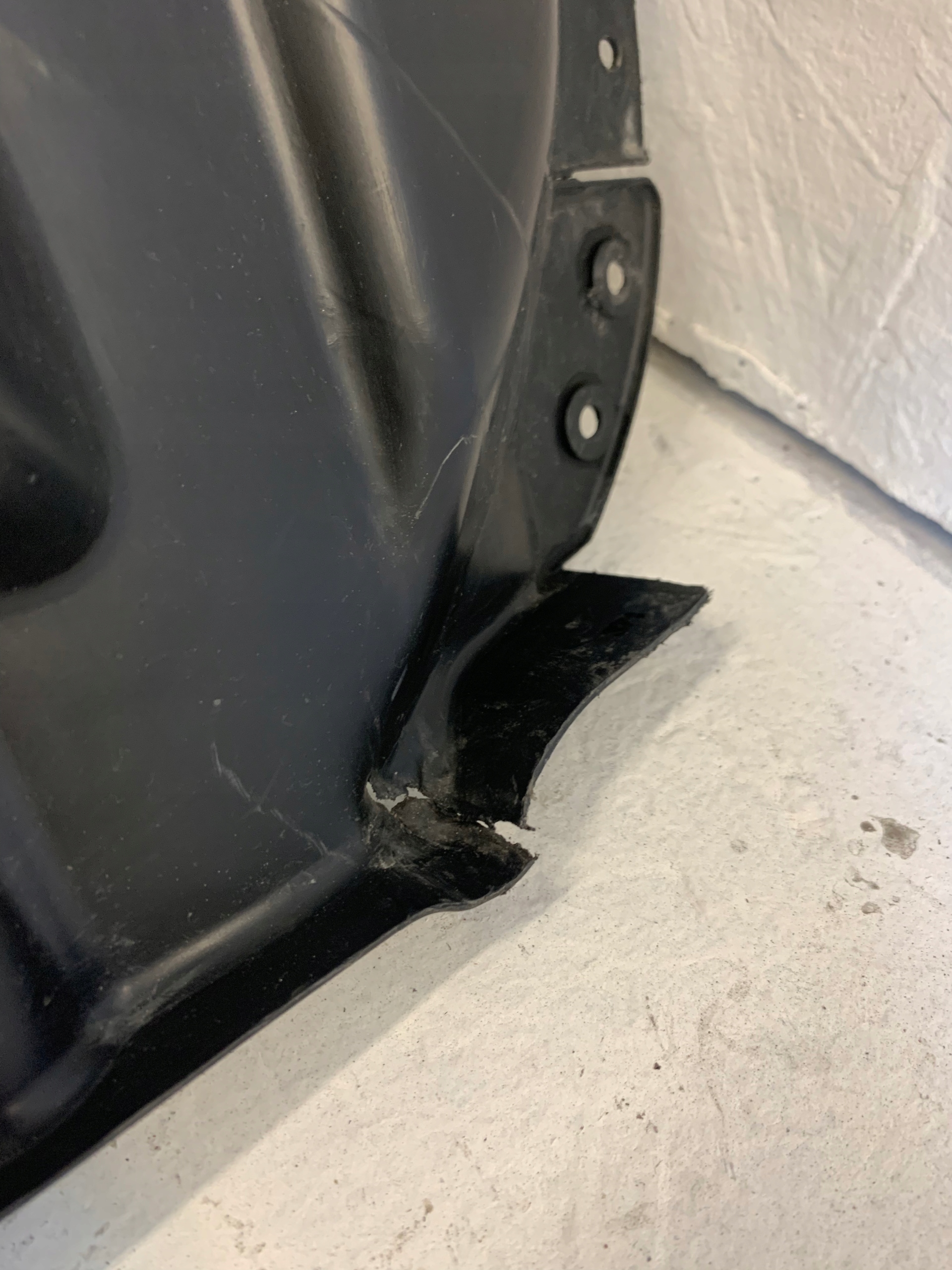 подкрылки правый перед Audi A4 , B9 . 8W0