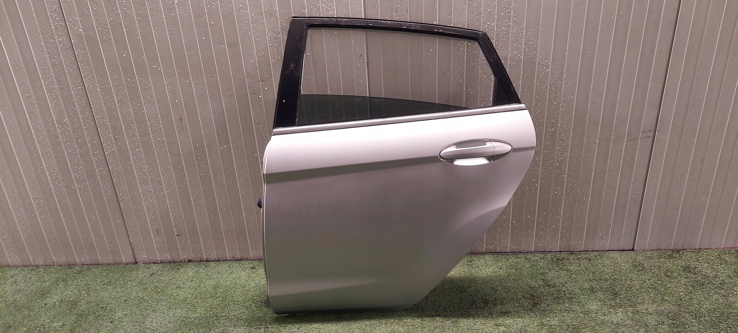 Tür links heck FORD FIESTA MK7 LAK: 6C (2)