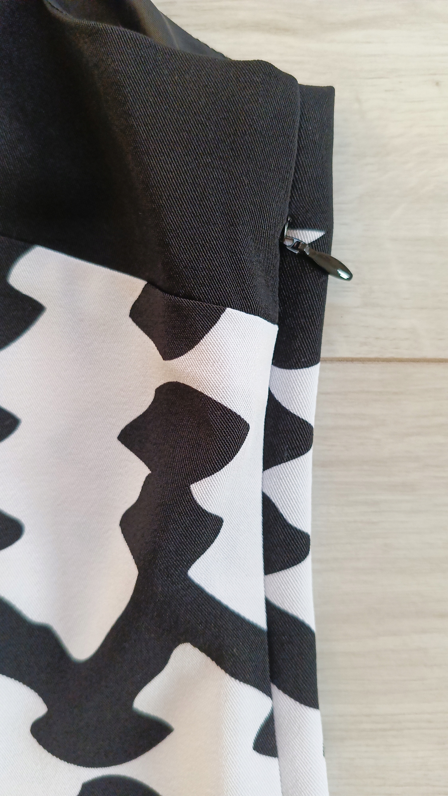 SUKIENKA 44 XXL czarno żółta Rozmiar XXL