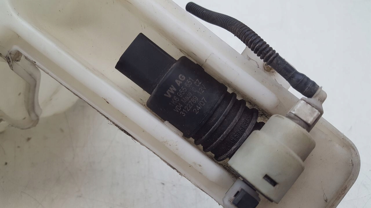 Behälter Spritzdüse VW Passat B6 2,0 TDI