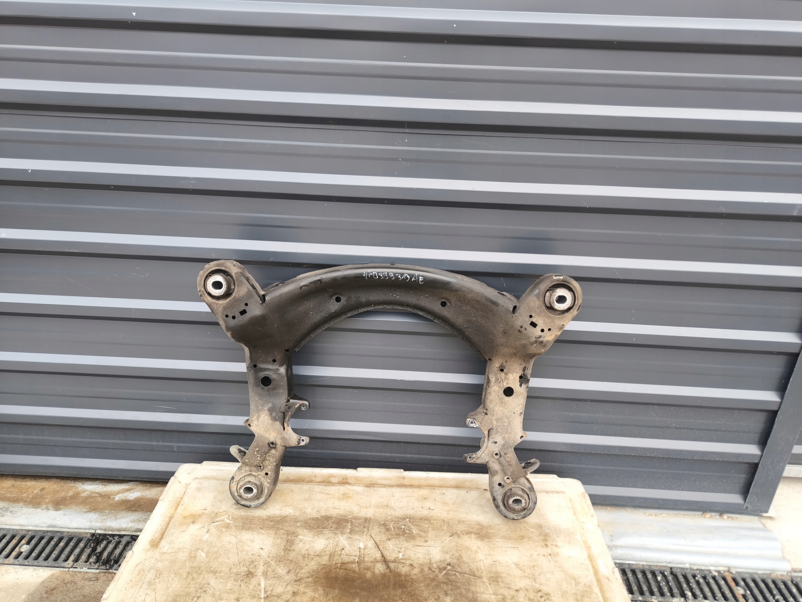 TRAWERS axle beam subframe front AUDI A6 C6 4F0399313AE original !!! *3*