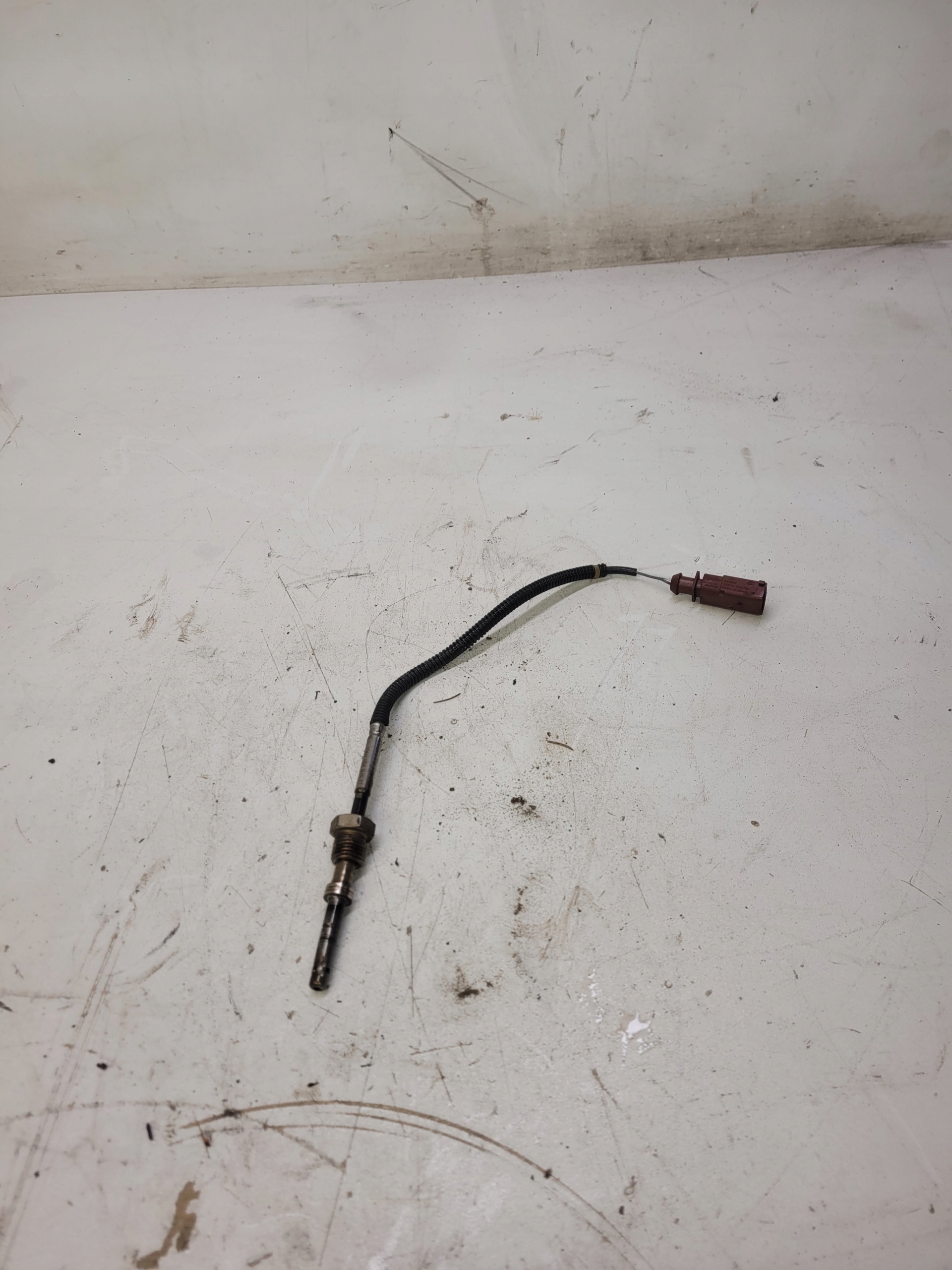 Sensor TEMPERATU Gase AUDI A6 A7 A8 4H0906088AB