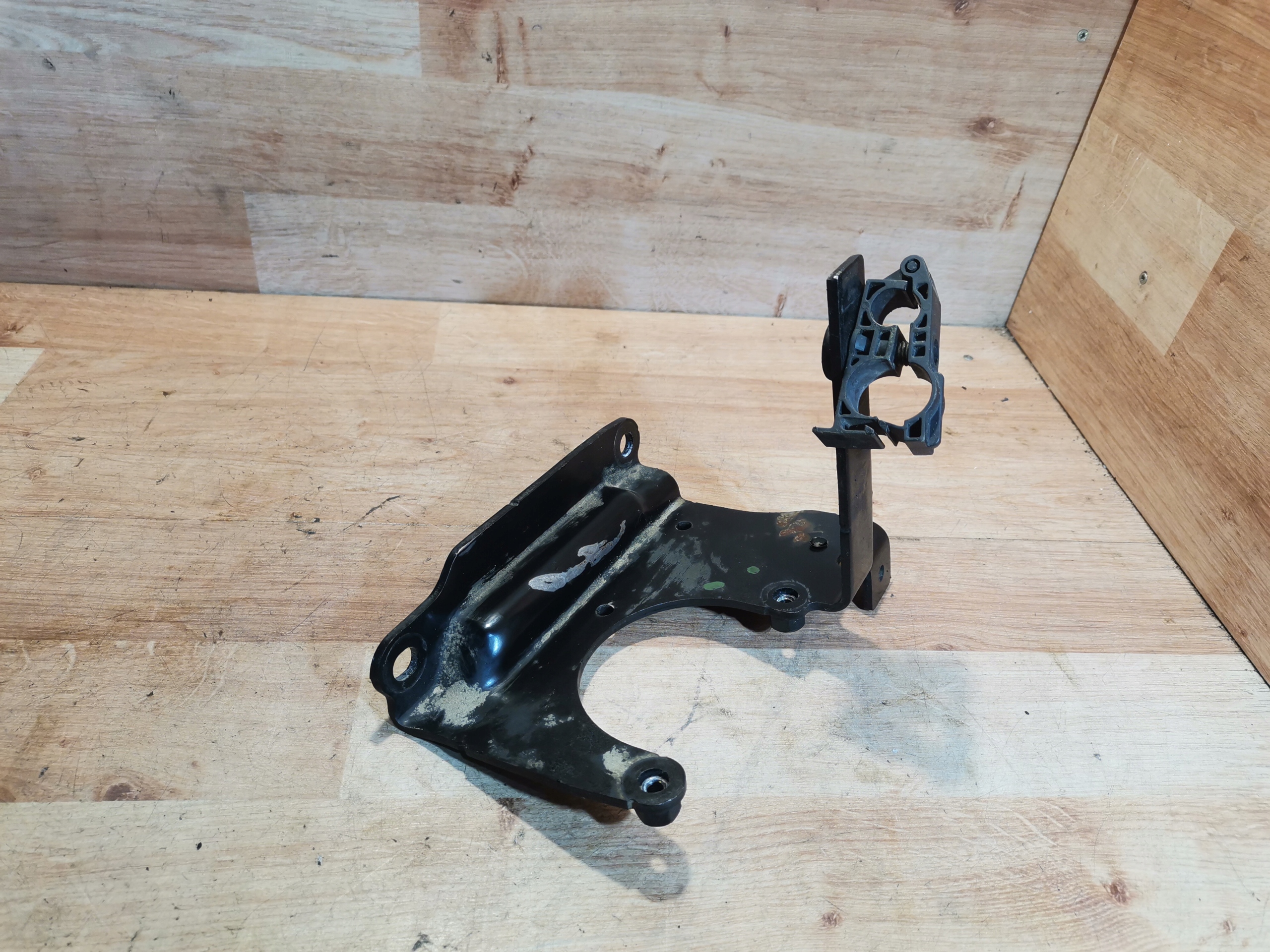 console holder POMPY VACUM Dodge RAM 1500 2013r