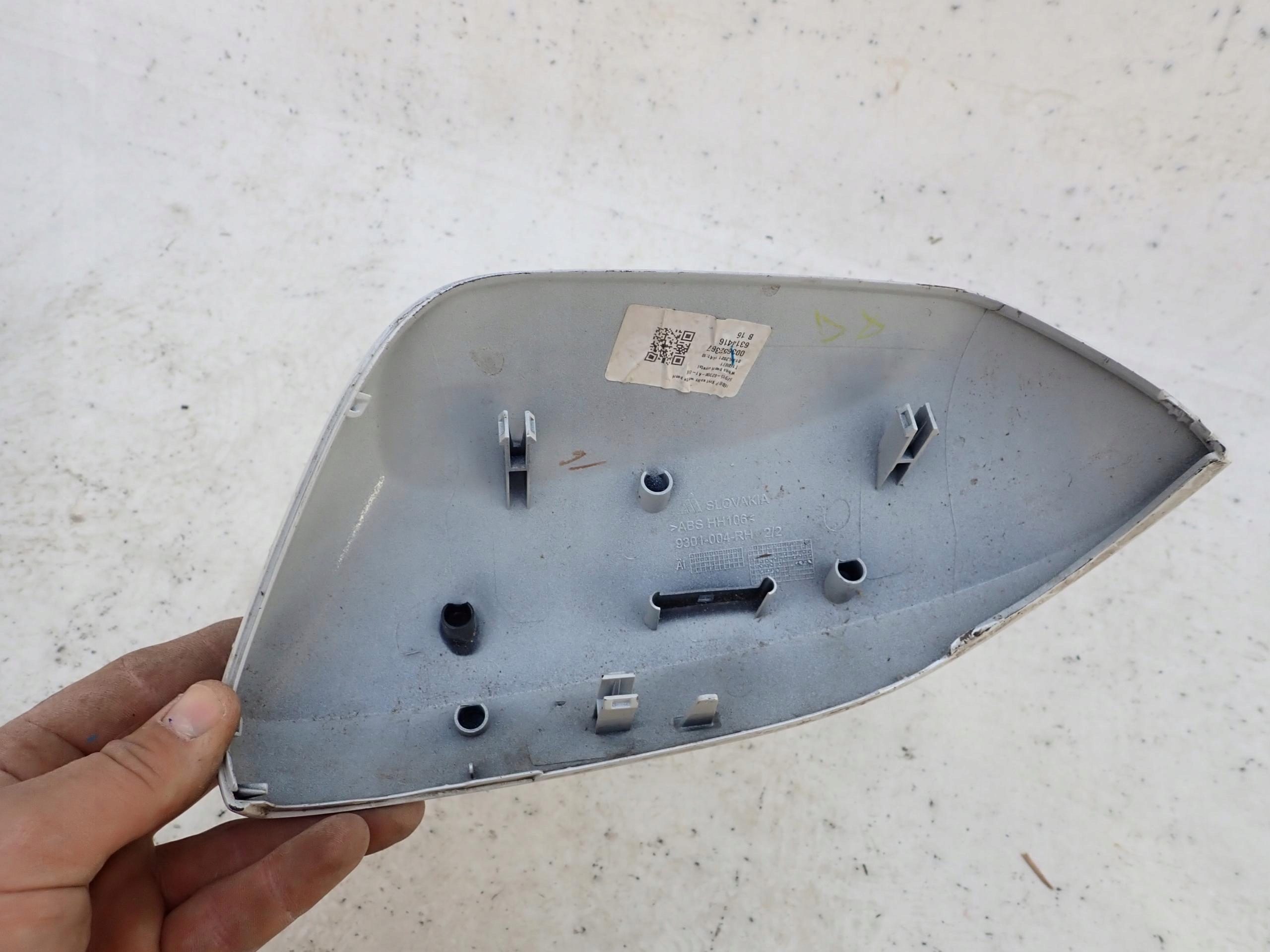TOYOTA COROLLA 18- cover mirrors right 9301004