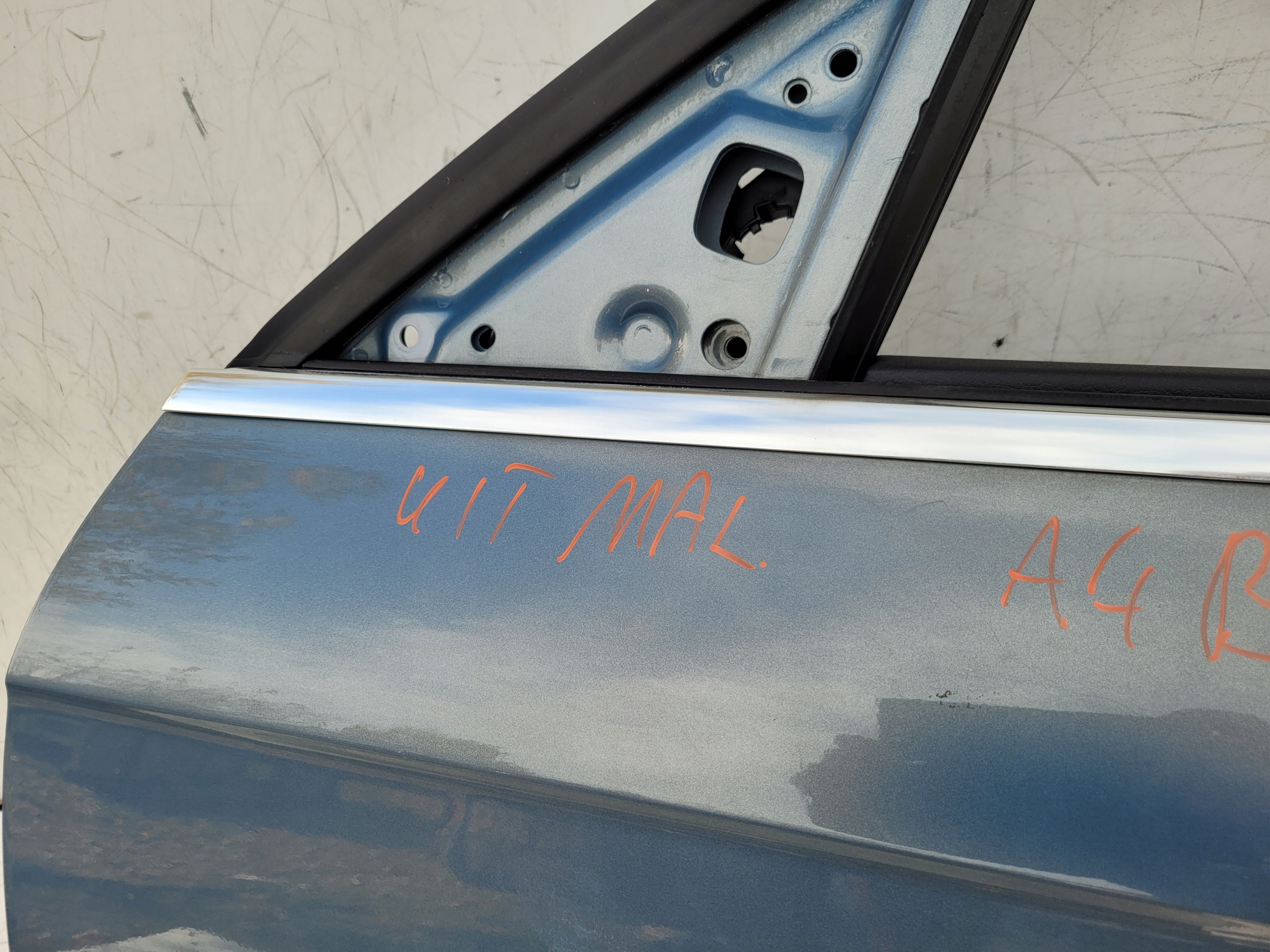Audi A4 B8 sedan 8K 07- door left front front