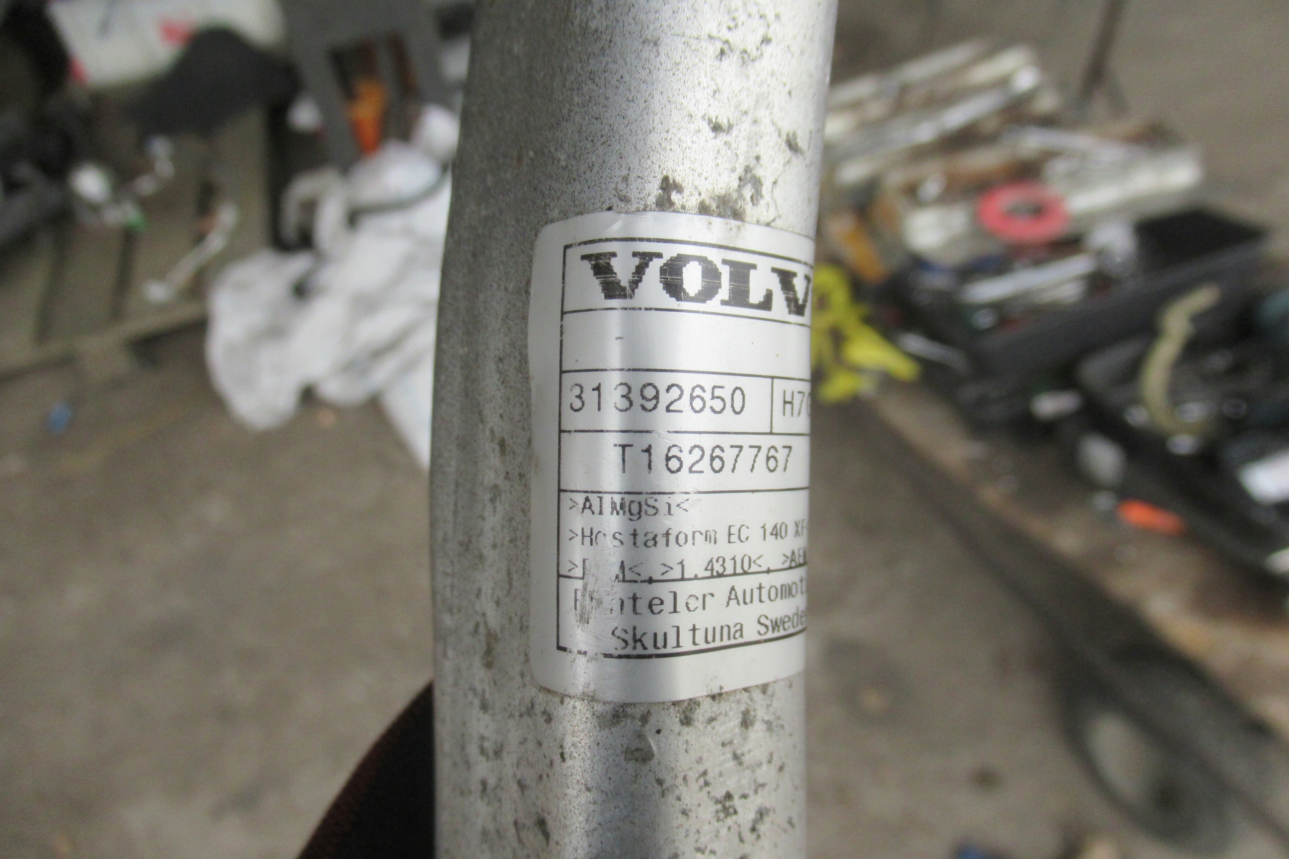 VOLVO V60 rohr Tankklappe 31392650