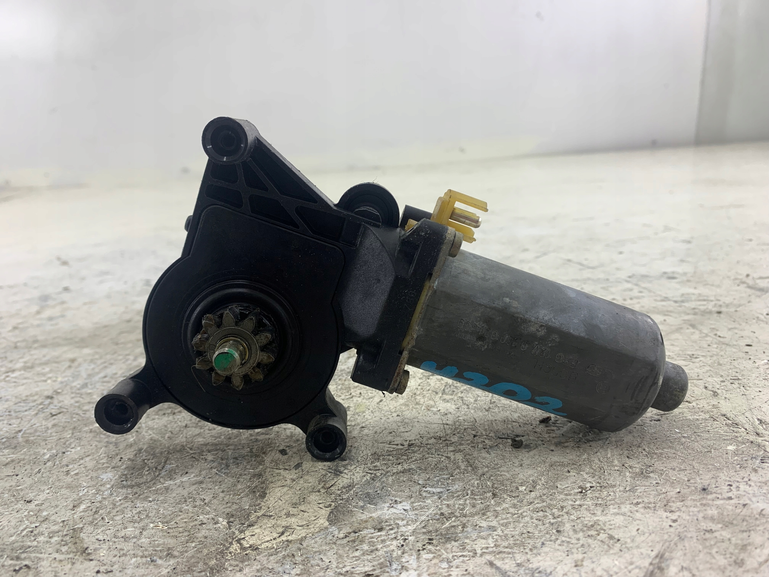 MERCEDES W202 mini motor windows right front 0130821639