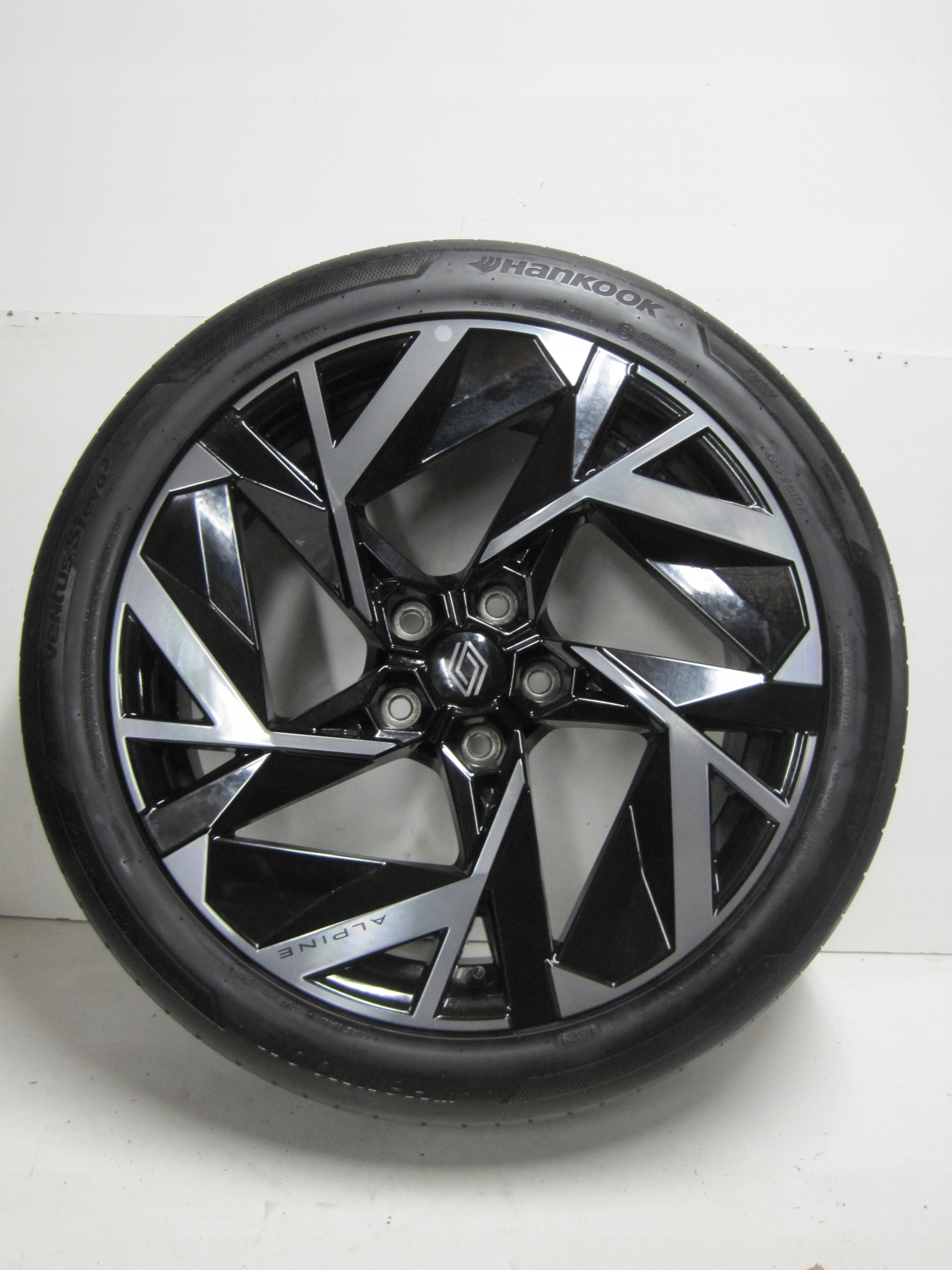 wheels discs tyres RENAULT ARKANA alpina 5mm R19