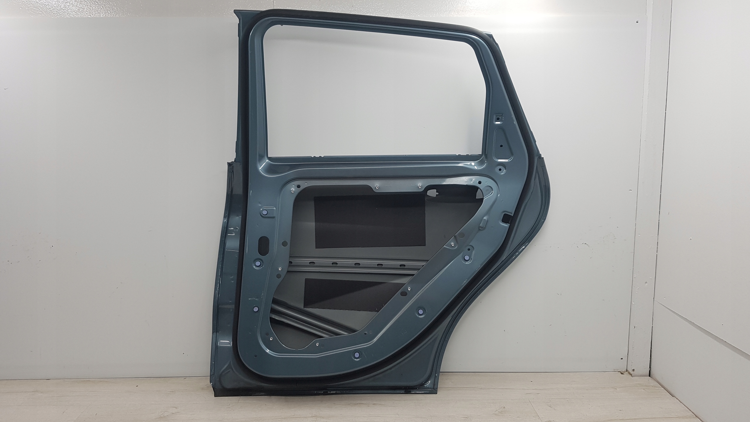 MERCEDES B KLASA W246 PRAWY TYŁ Waga produktu z opakowaniem jednostkowym 15 kg