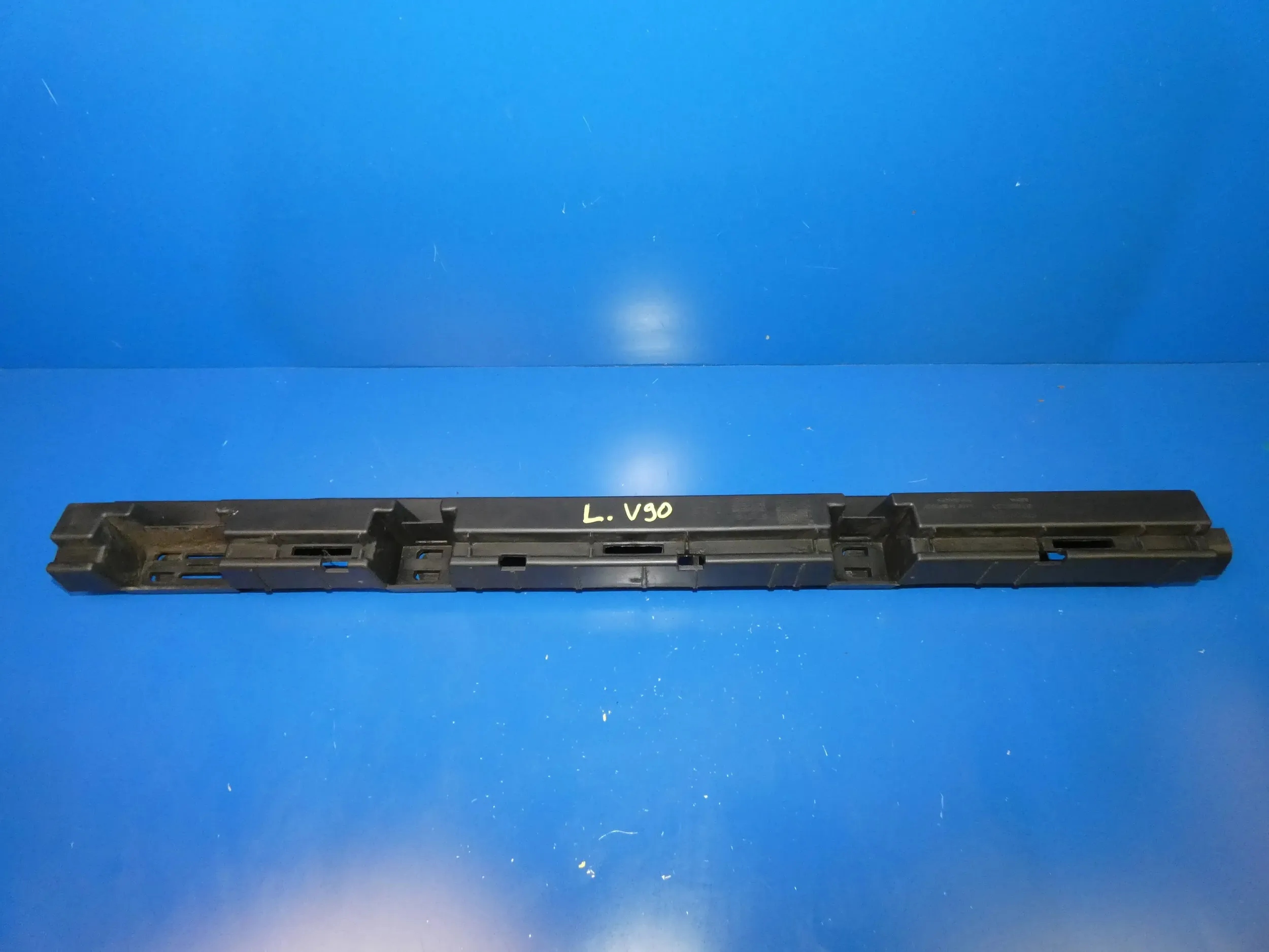 VOLVO V90 II support holder mouldings PROGOWEJ left