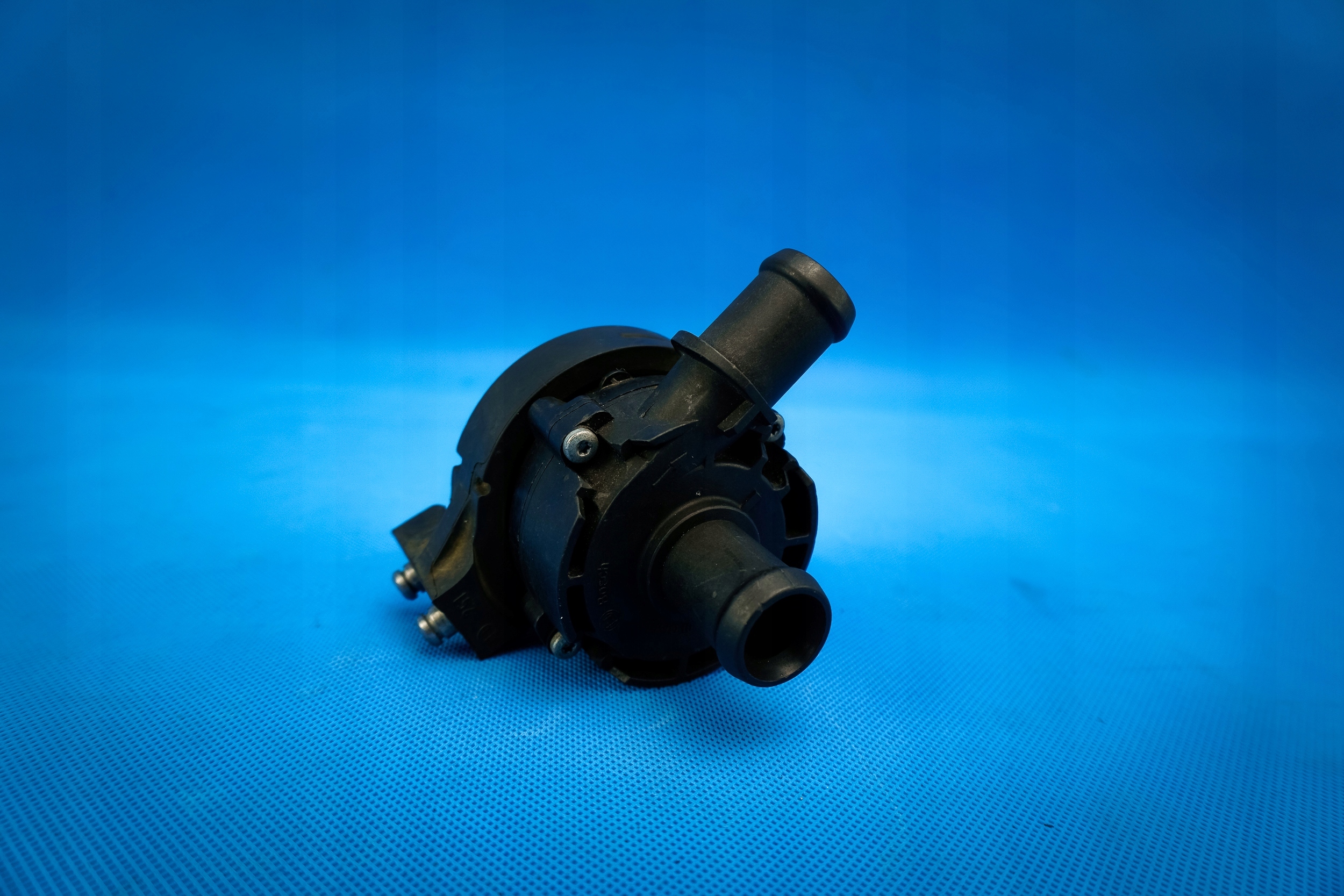 dodatna pumpa vode VW Golf VII Up! 5G0965567B