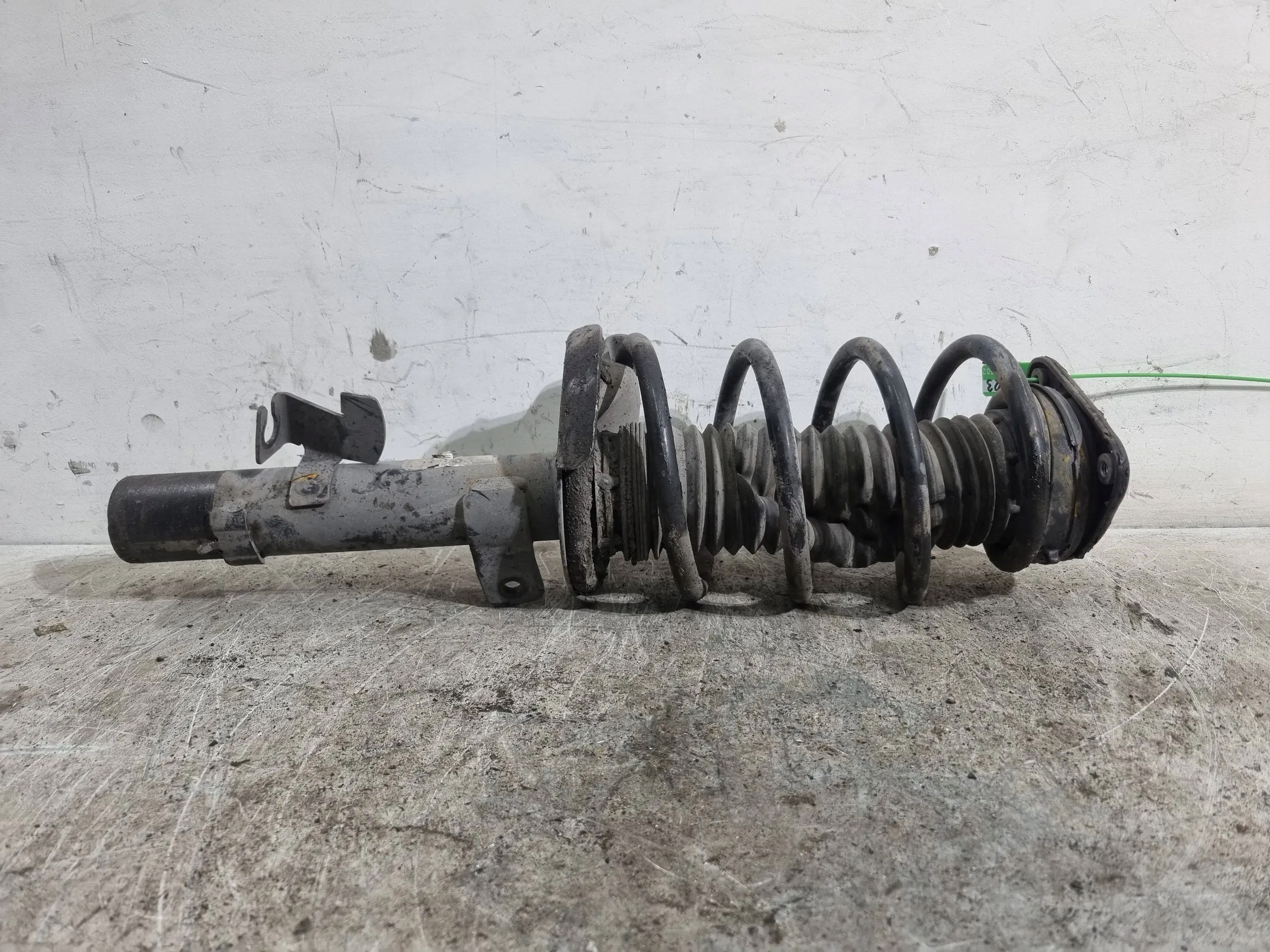 shock absorber front right 3M51-18045-CBK FORD C-MAX and MK1 FOCUS MK2