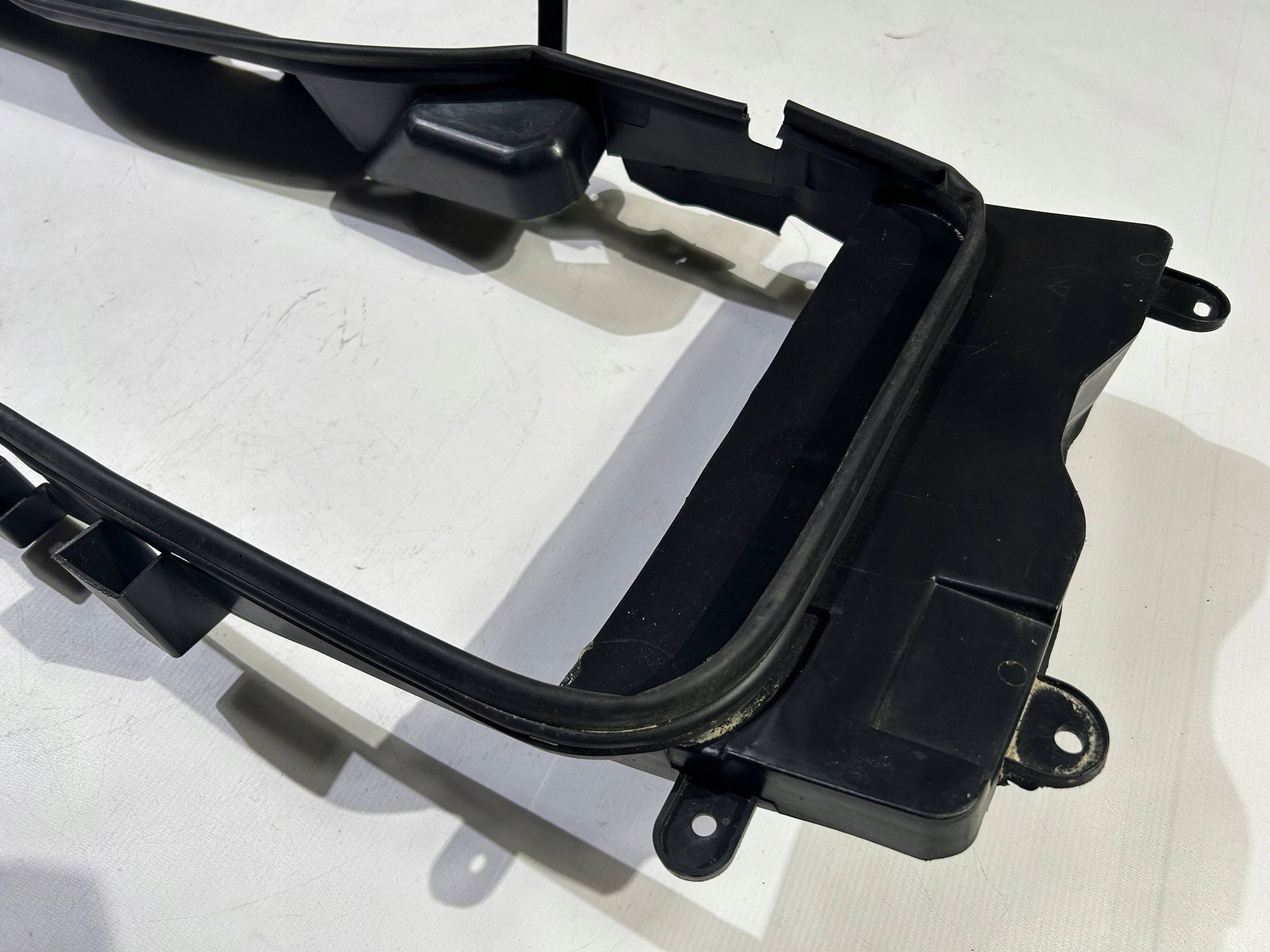staffa Supporto grilla Chevrolet Silverado 2016r
