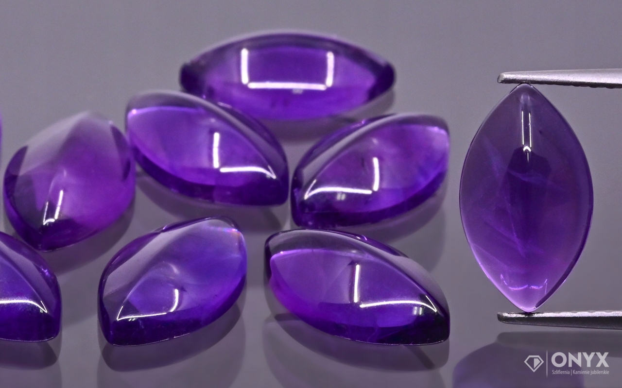 Ametyst A kabošon markýza 11,5x7 mm