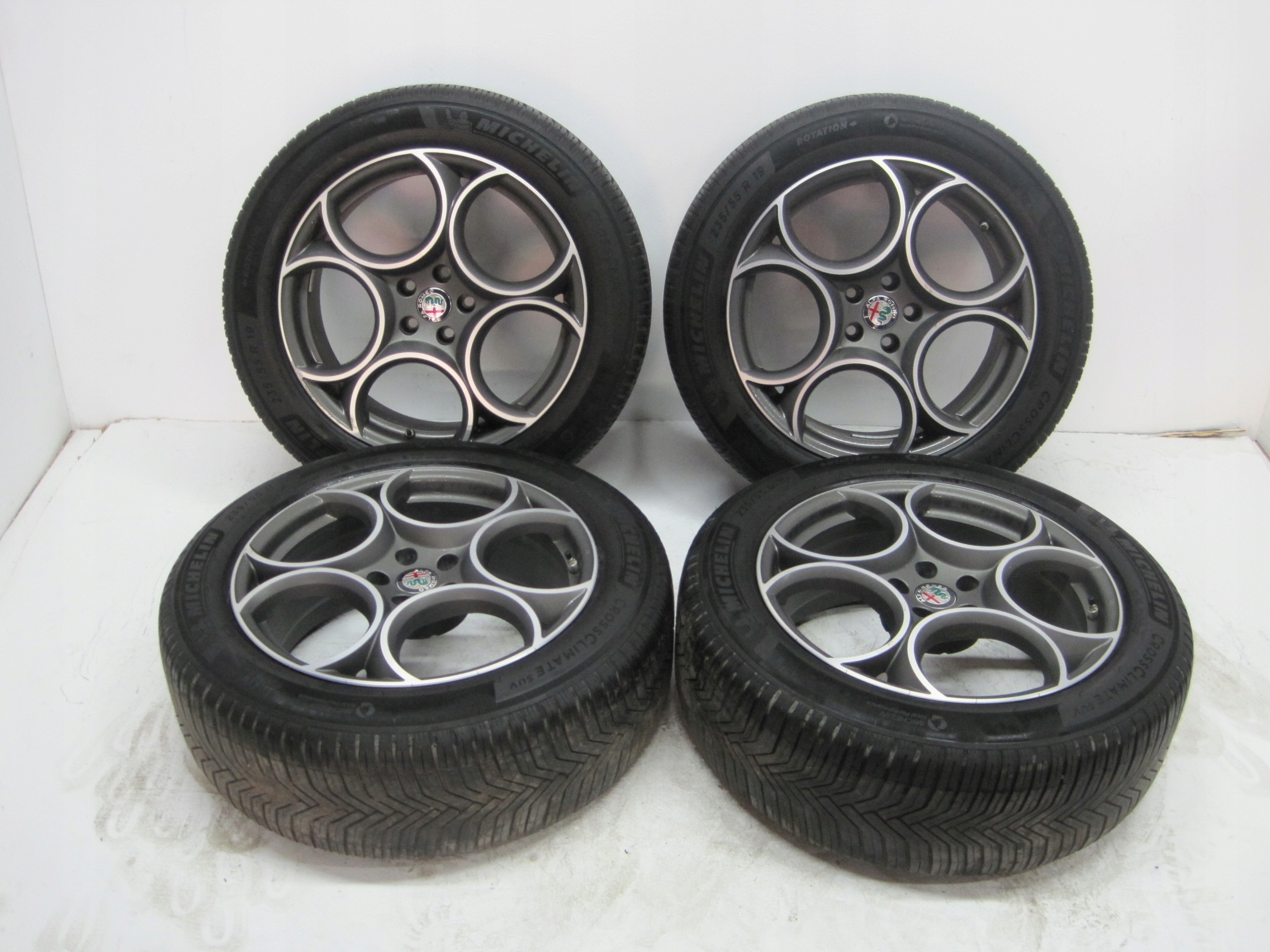wheels discs tyres ALFA ROMEO STELVIO R19 M+S