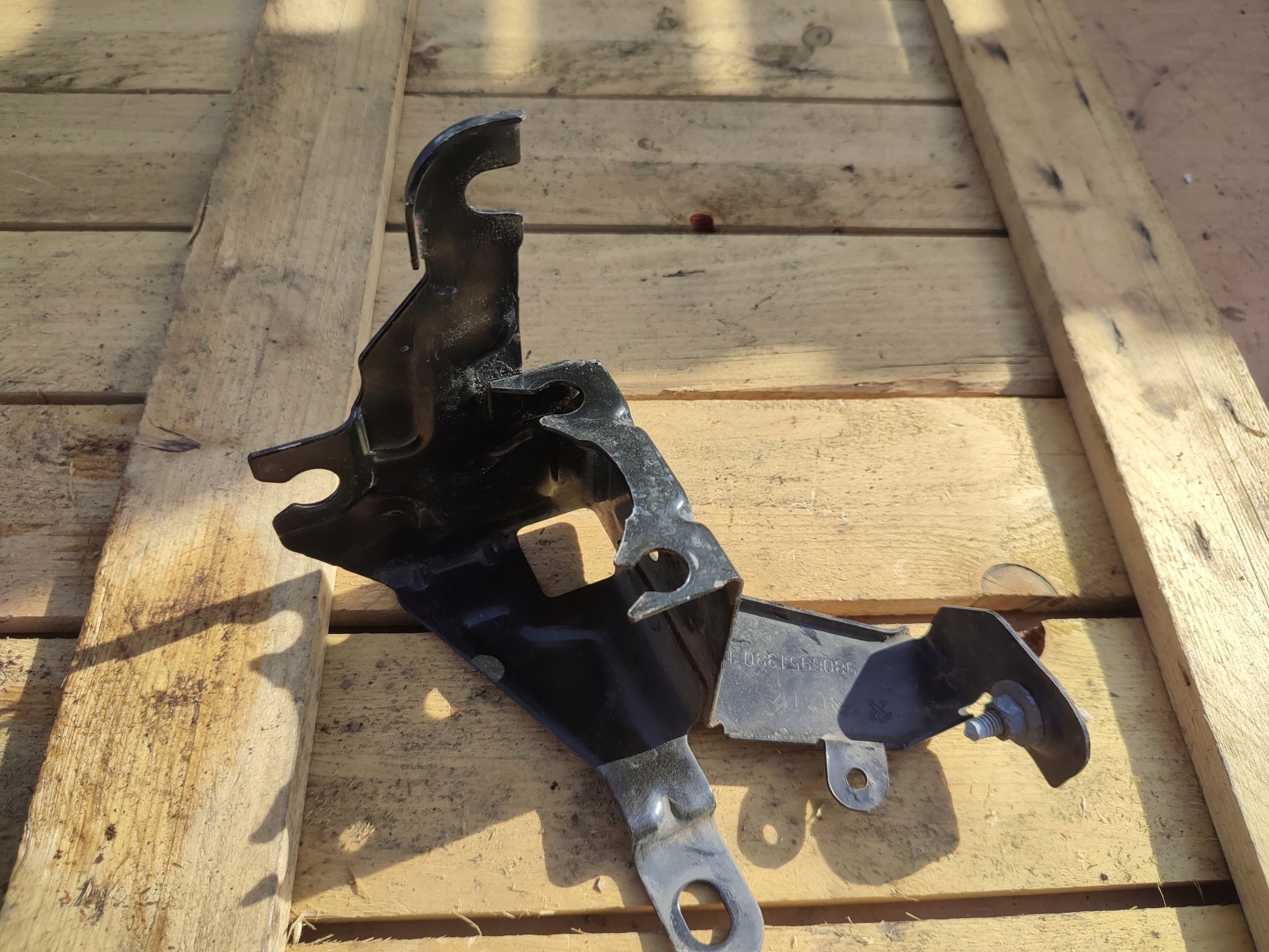 holder bracket POMPY ABS PEUGEOT EXPERT III 3 9806951380