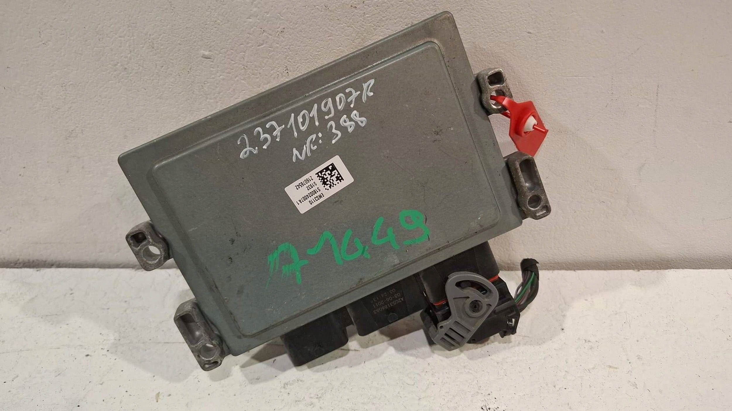 control unit of the engine computer S180042157A Renault Clio III 1.2