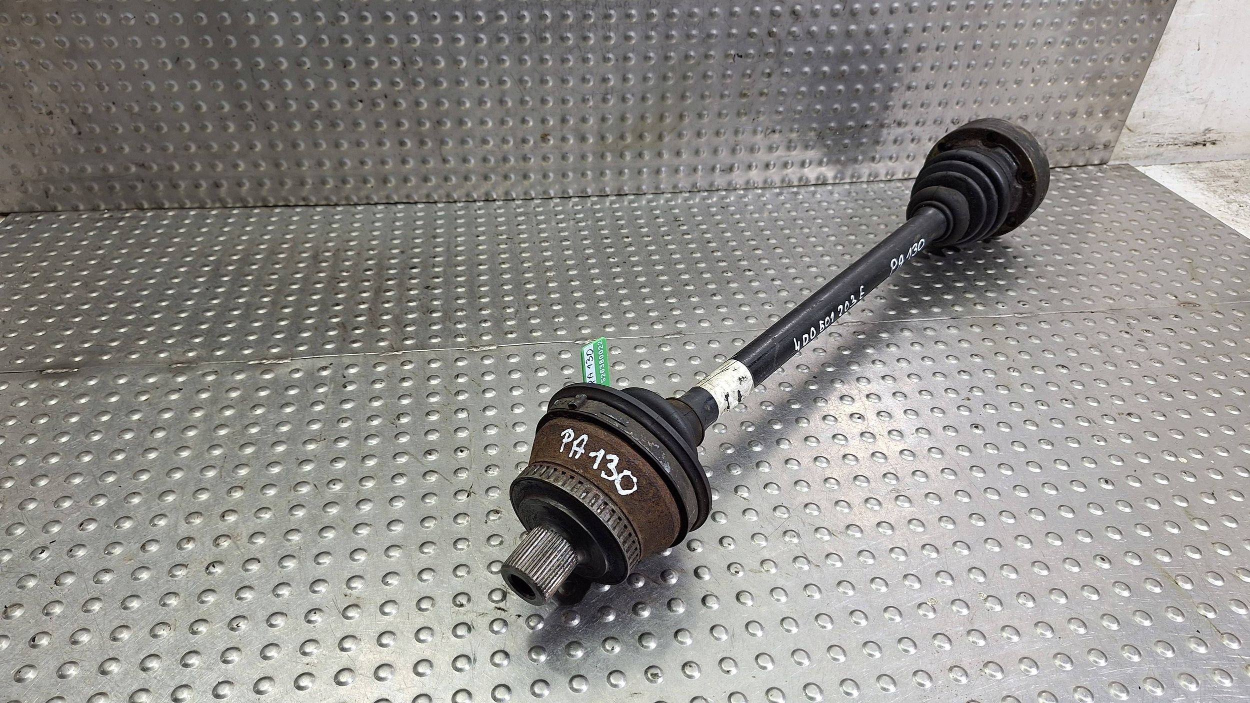 semi-axis left right rear part 4D0501203E AUDI A8 D2 3.7 V8 230KM QUATTRO