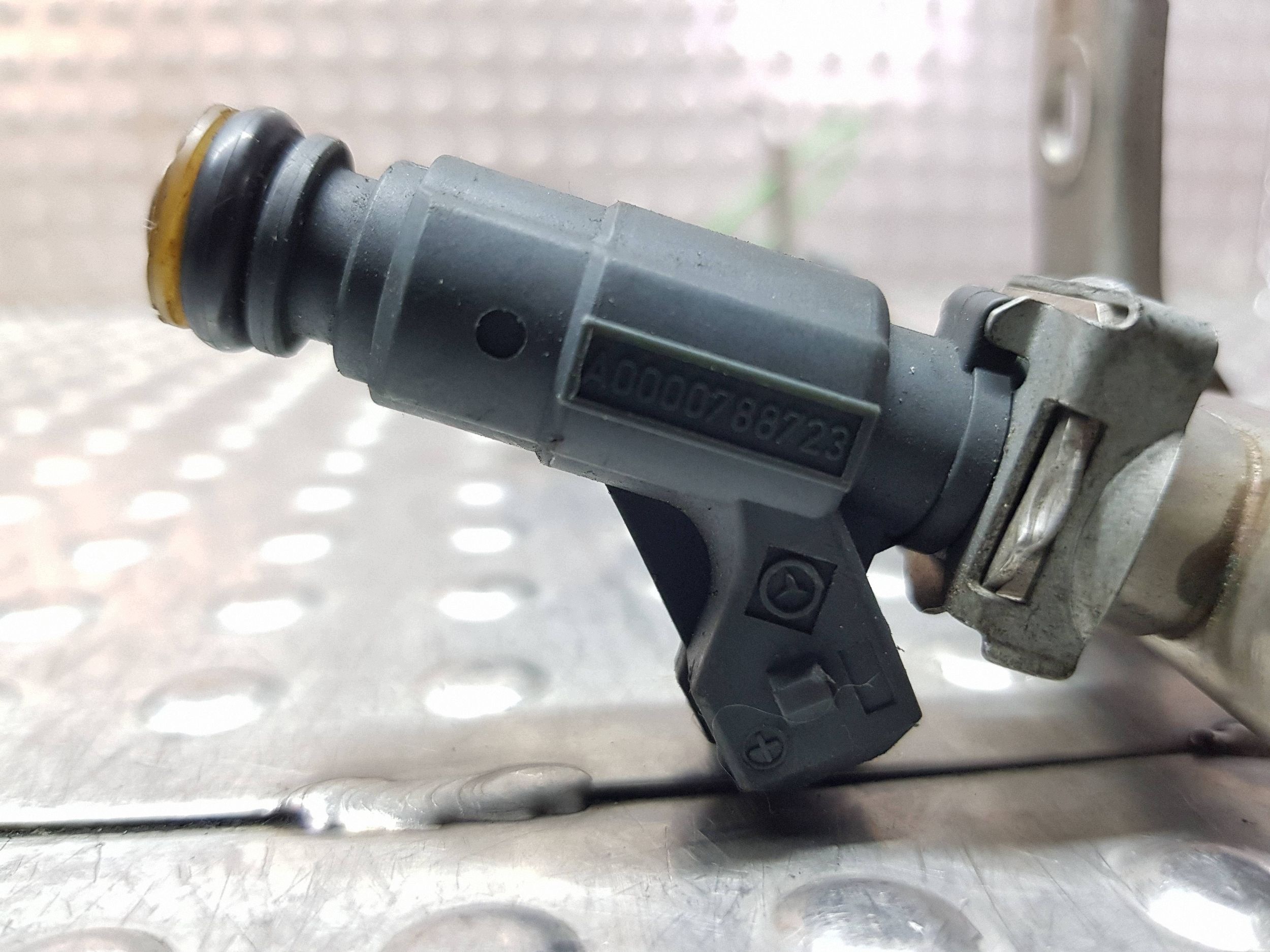 Rampe injection Injecteurs A0000788723 MERCEDES W168 1.4 1.6B