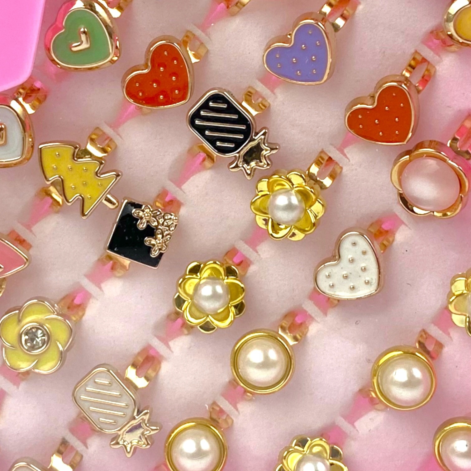 BIŻUTERIA PIERŚCIONKI DLA DZIEWCZYNKI zestaw 36szt Kolor wielokolorowy