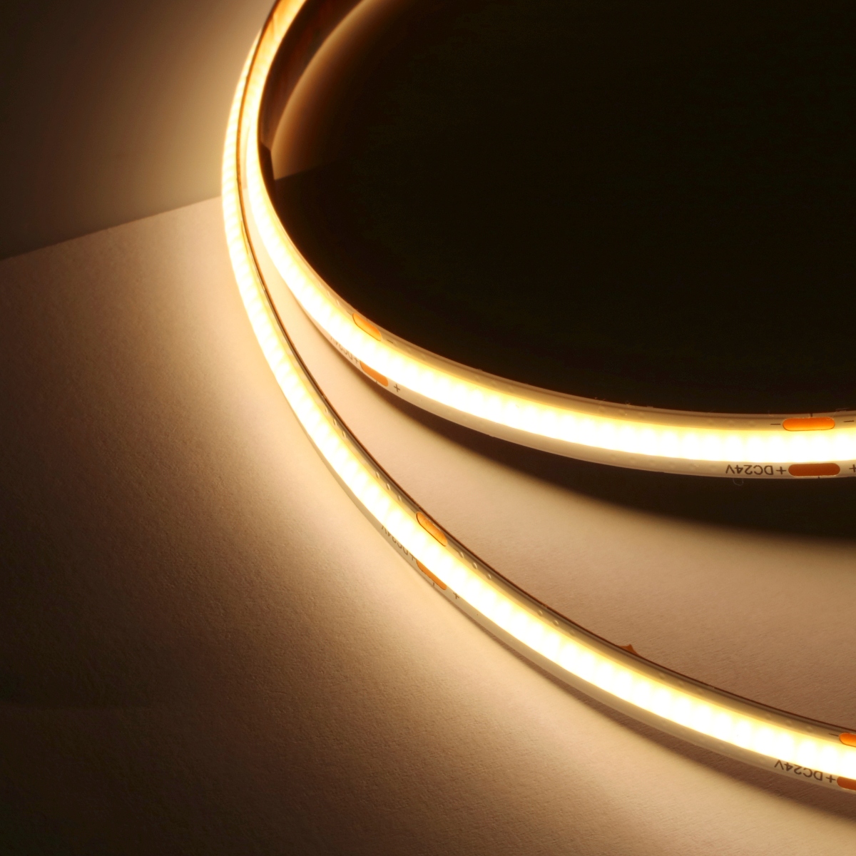 TAŚMA LED COB 480LED/m 15W/m 3000K CIEPŁA 24V/DC 1500lm/m CIĄGŁE ŚWIATŁO Marka Epistar