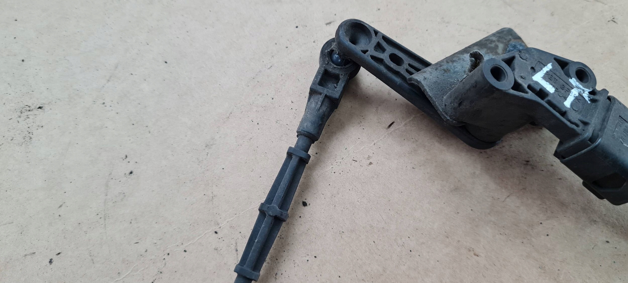 A4 B9 8W Sensor POZIOMOWANIA lichte links heck Connector Contact 4M0907503 A5 8W
