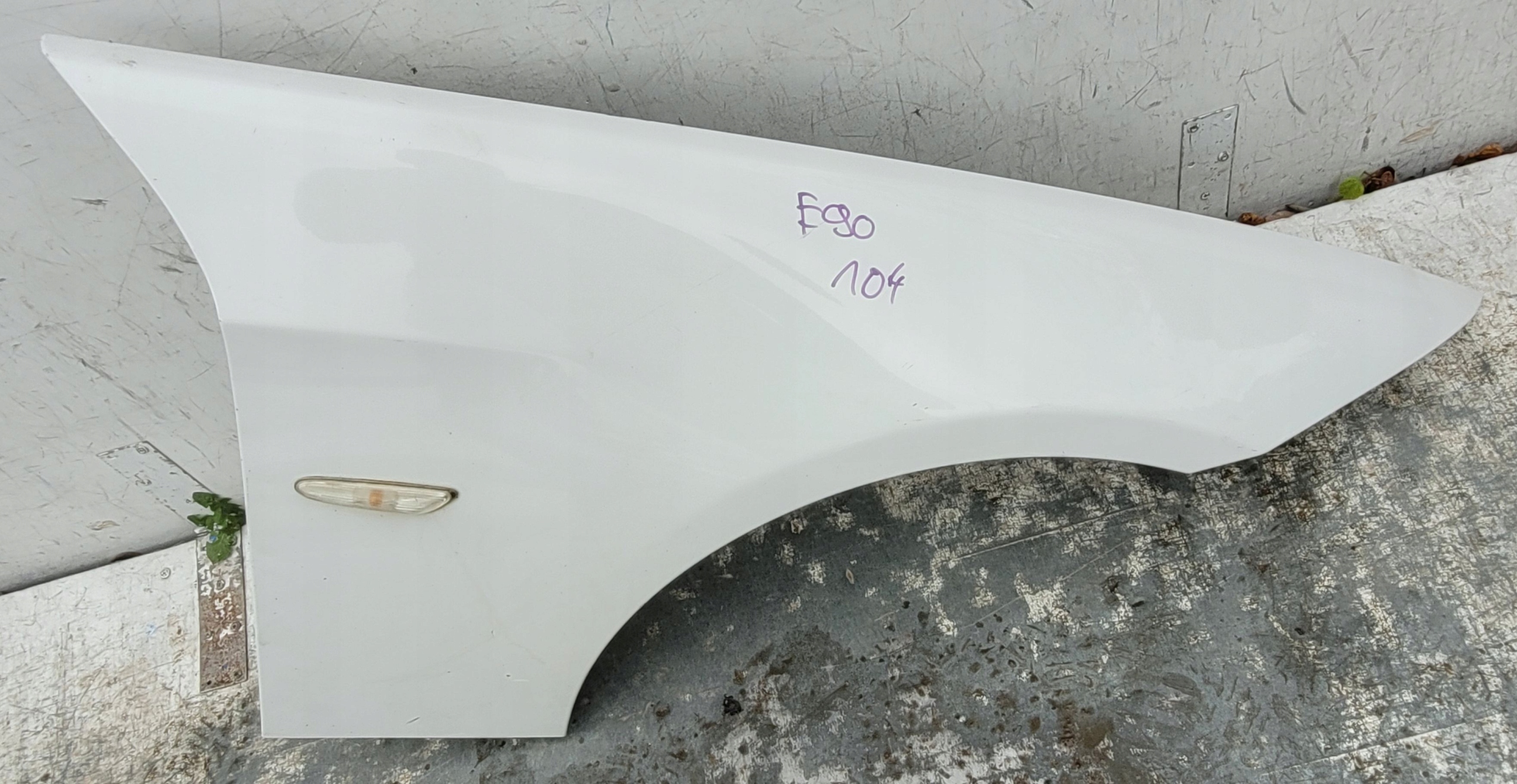 BMW 3 E90 E91 04-12 blatník pravý přední předek