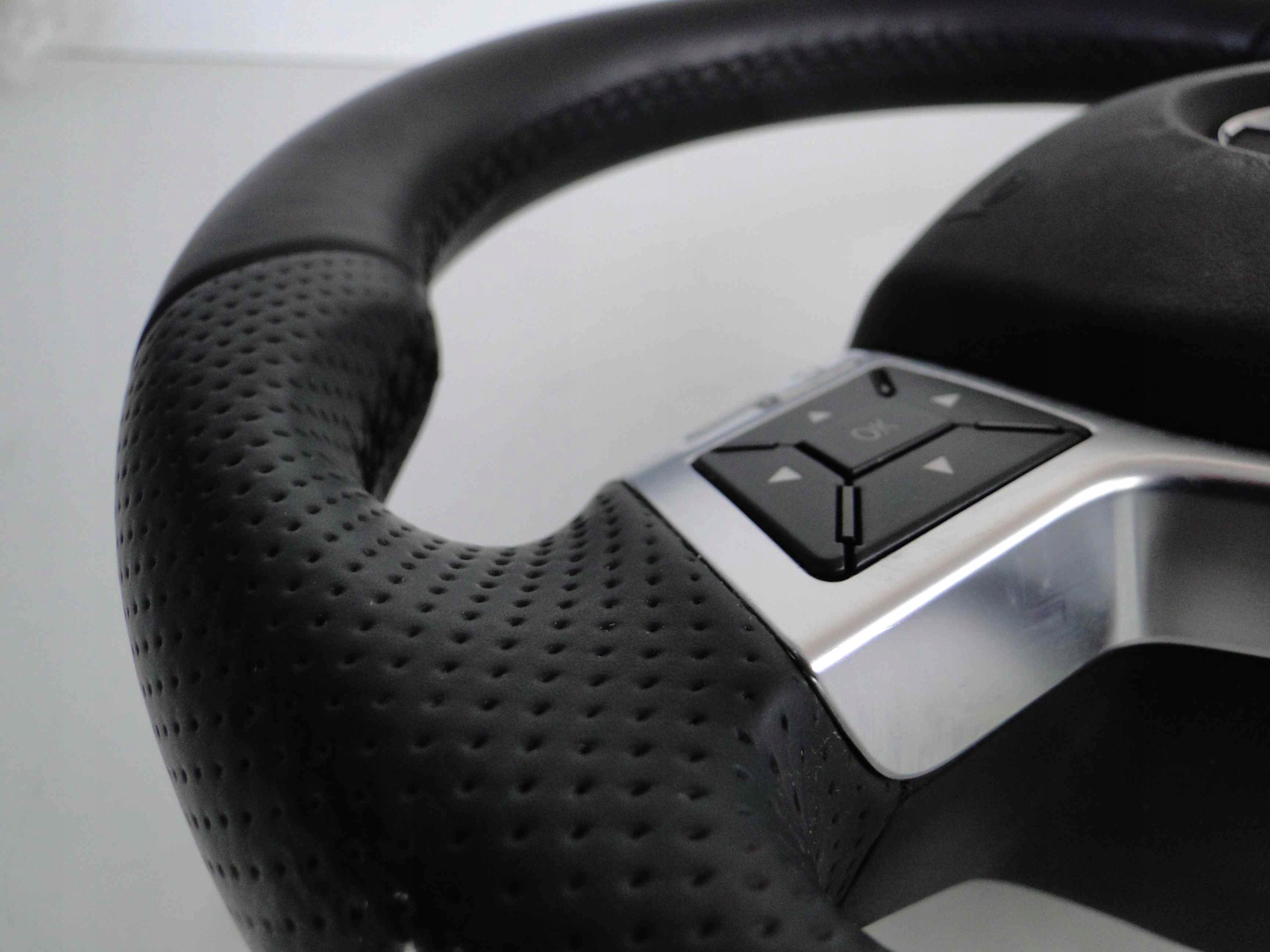 MERCEDES SLK R172 172 LIFT KIEROWNICA KIERA 63 AMG Typ samochodu Samochody osobowe