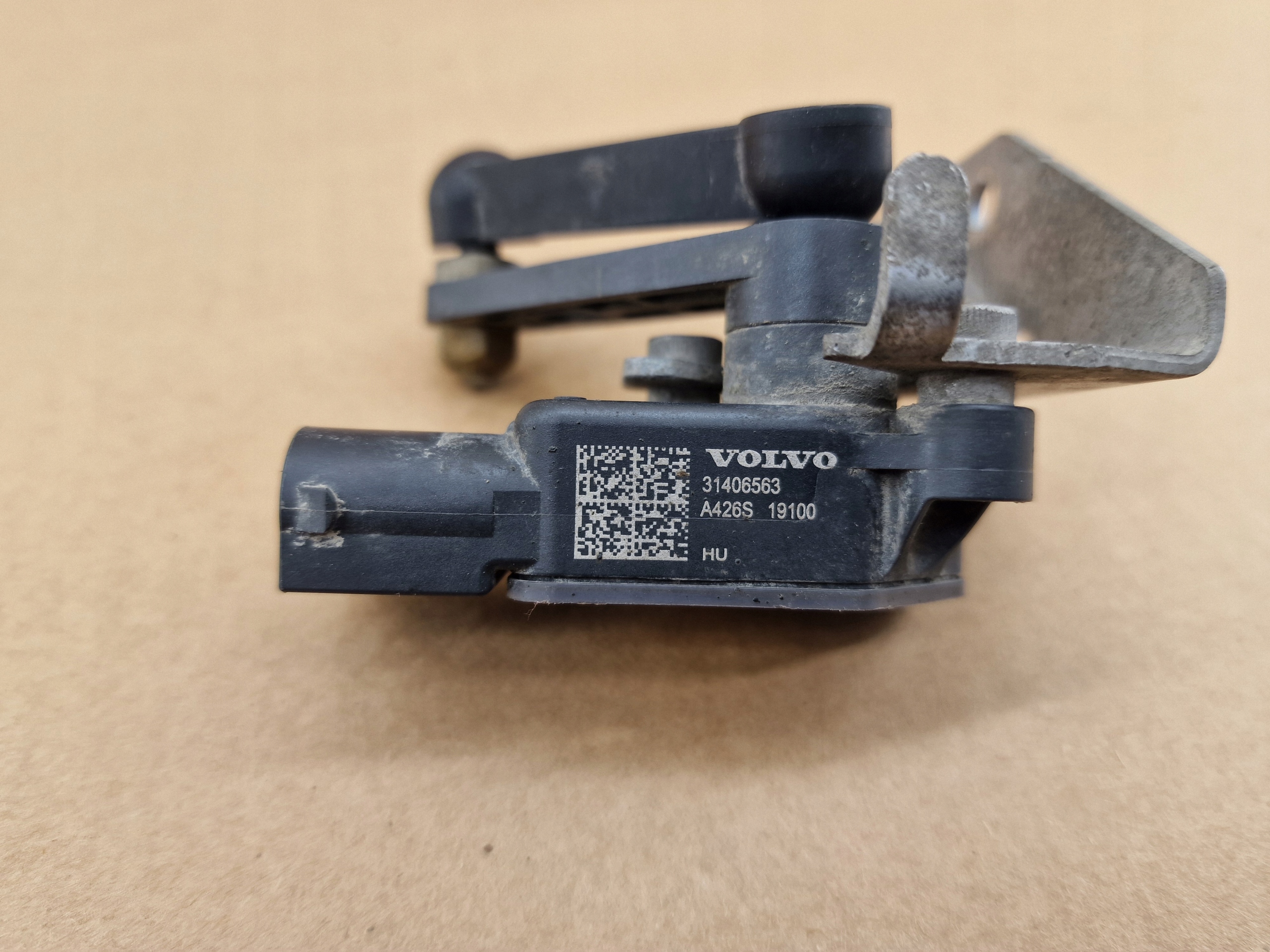 Sensor POZIOMOWANIA lichte links heck XC90 II V90 CC XC60 II