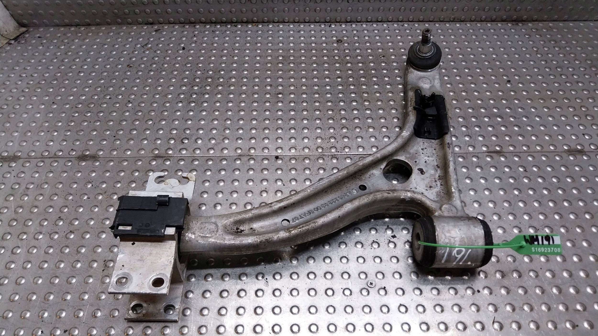 arm left front A2463330300 MERCEDES W246 W176 W117