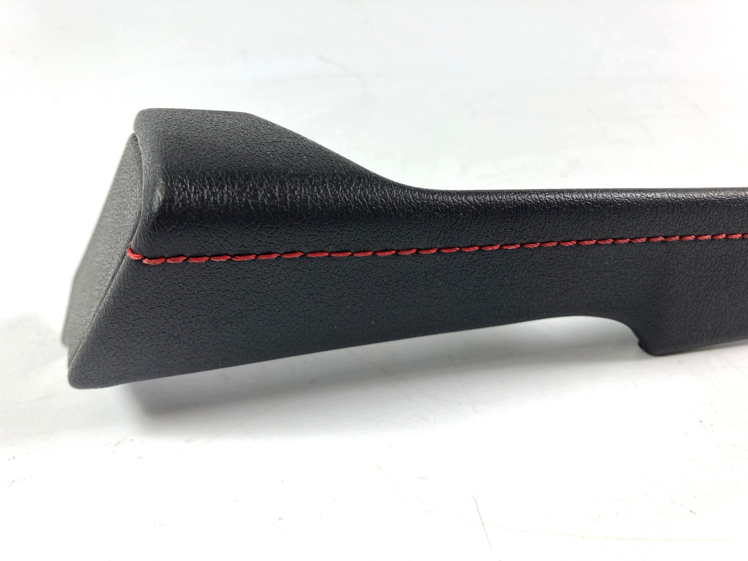Chevrolet Corvette C8 dekor lajsna armature armature 2026