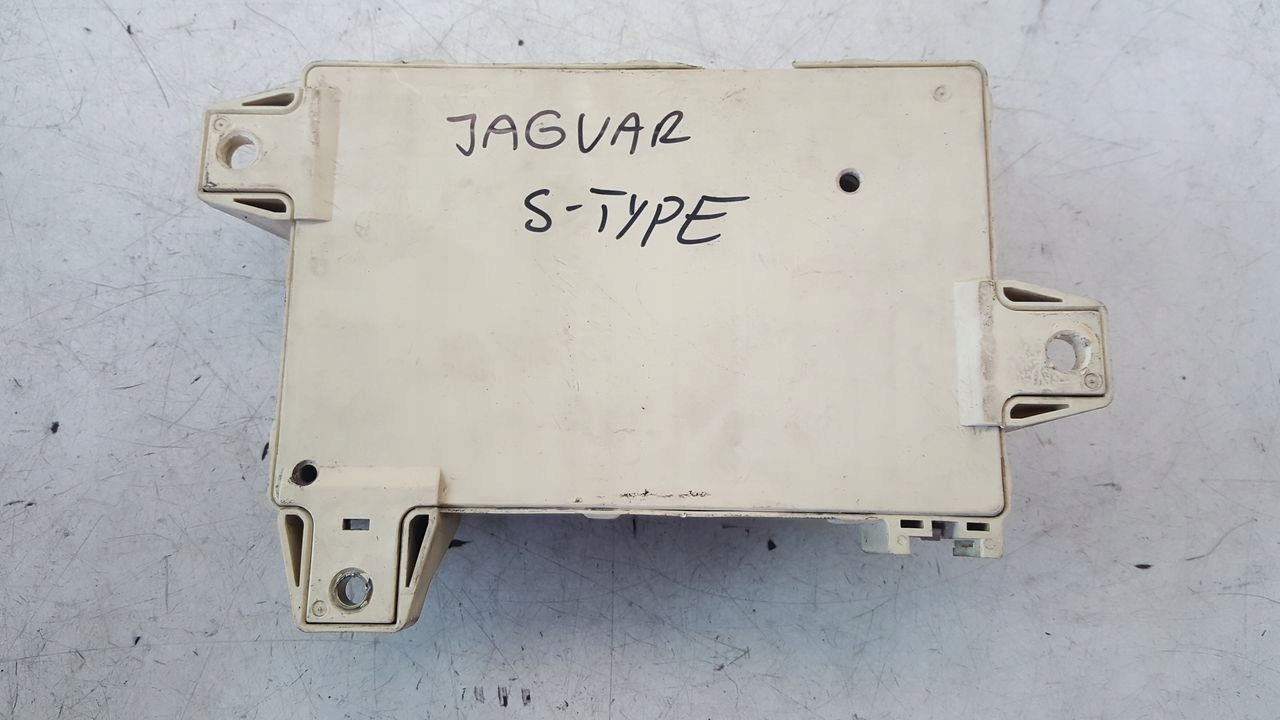 Module fusibles Jaguar STYPE