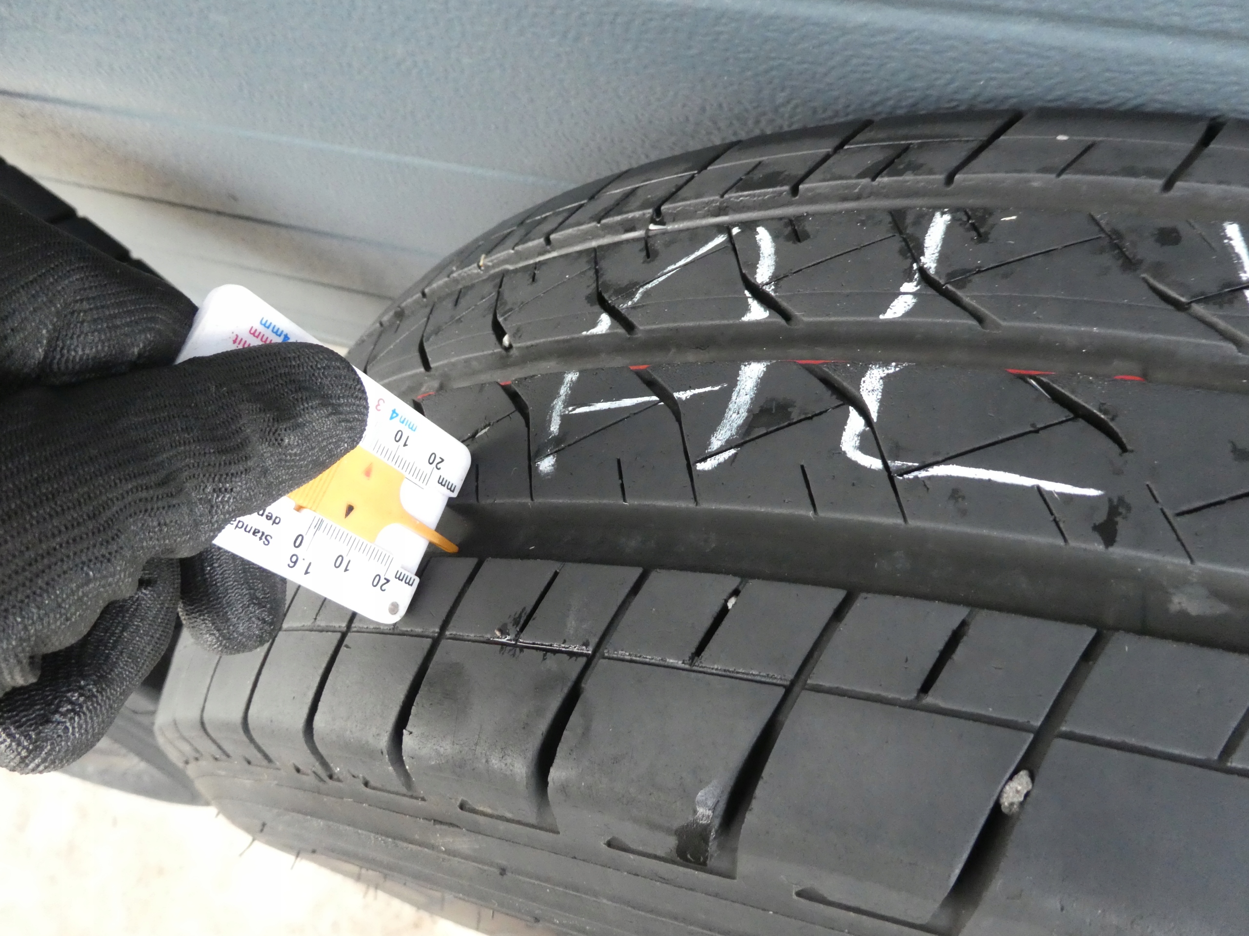 2X tyres Bridgestone 225/65/16 2021R