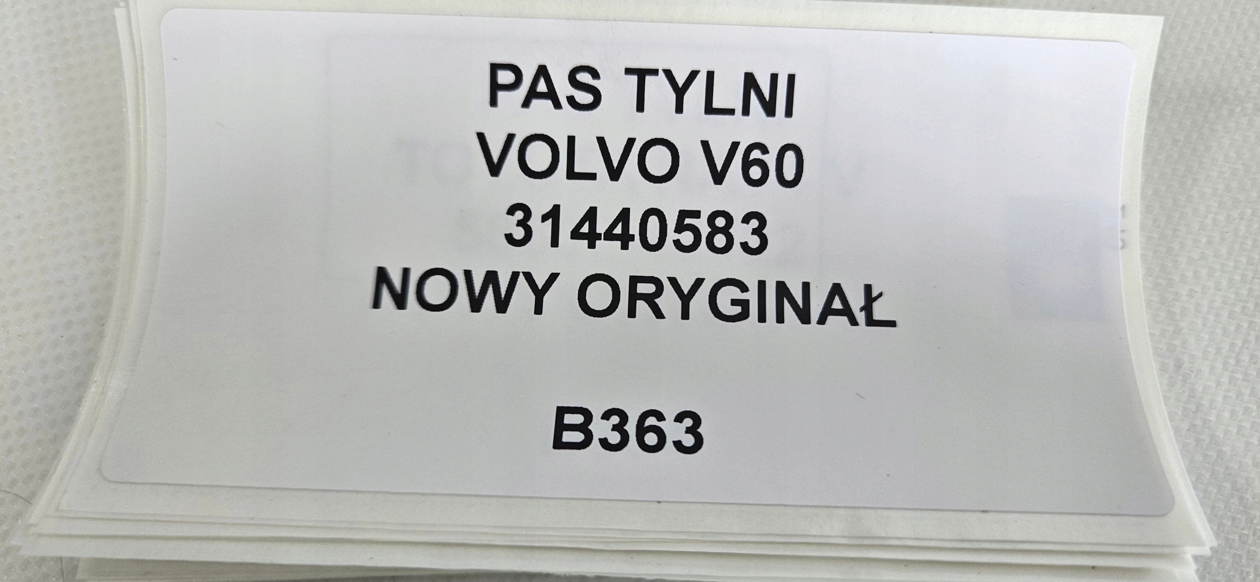 PAS TYŁ TYLNY VOLVO V60 31440583 NOWY ORYGINAŁ Producent części Volvo OE